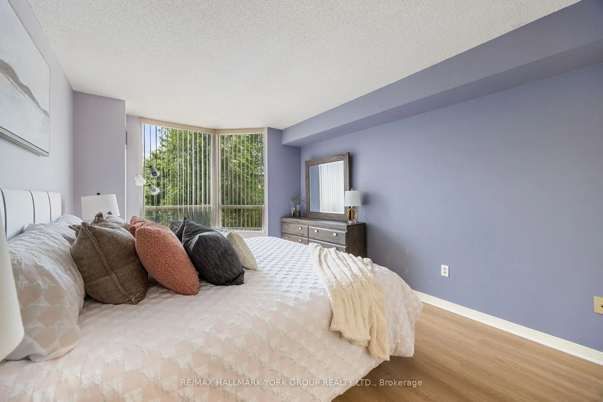 309 Major Mackenzie Drive, #301