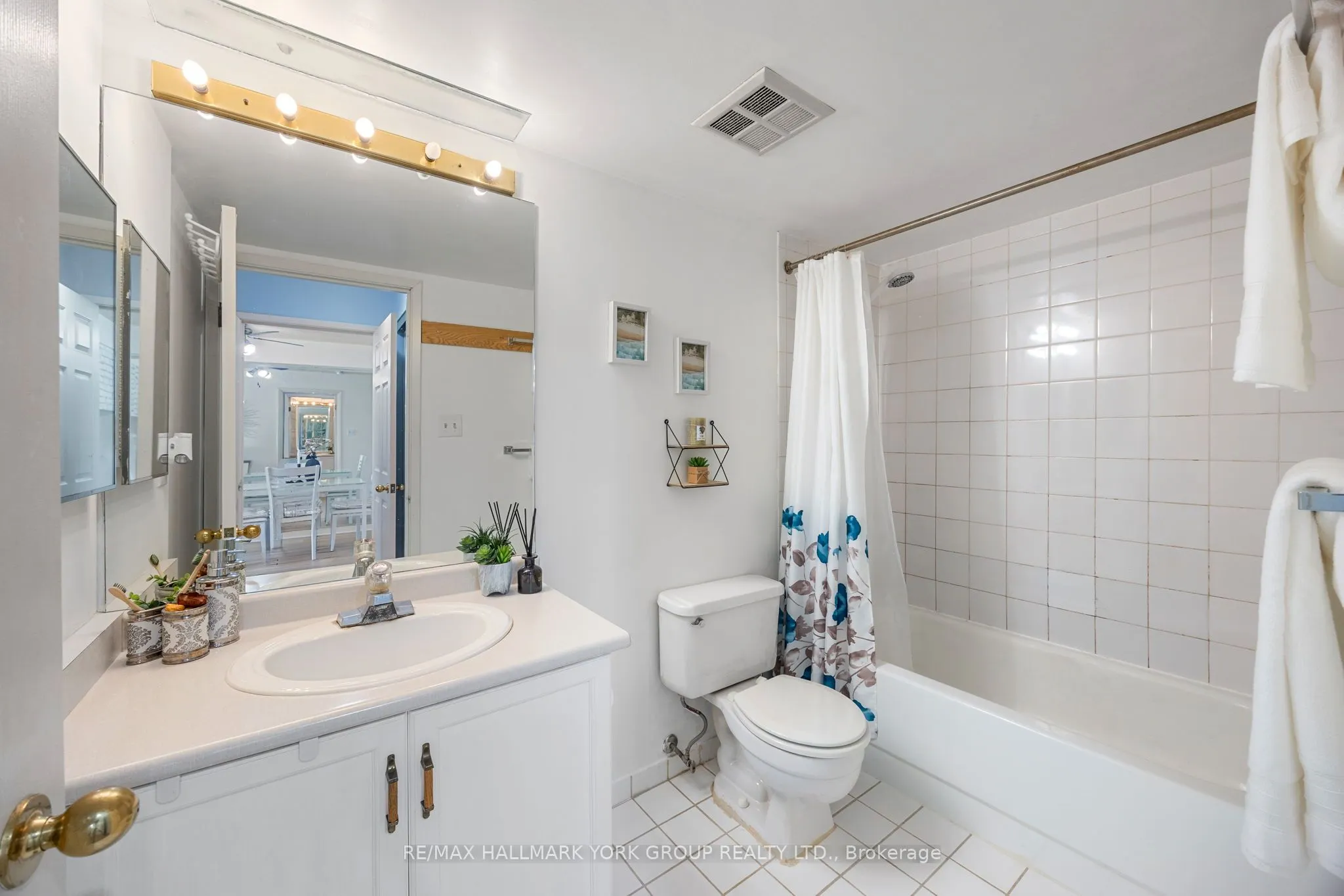 309 Major Mackenzie Drive, #301