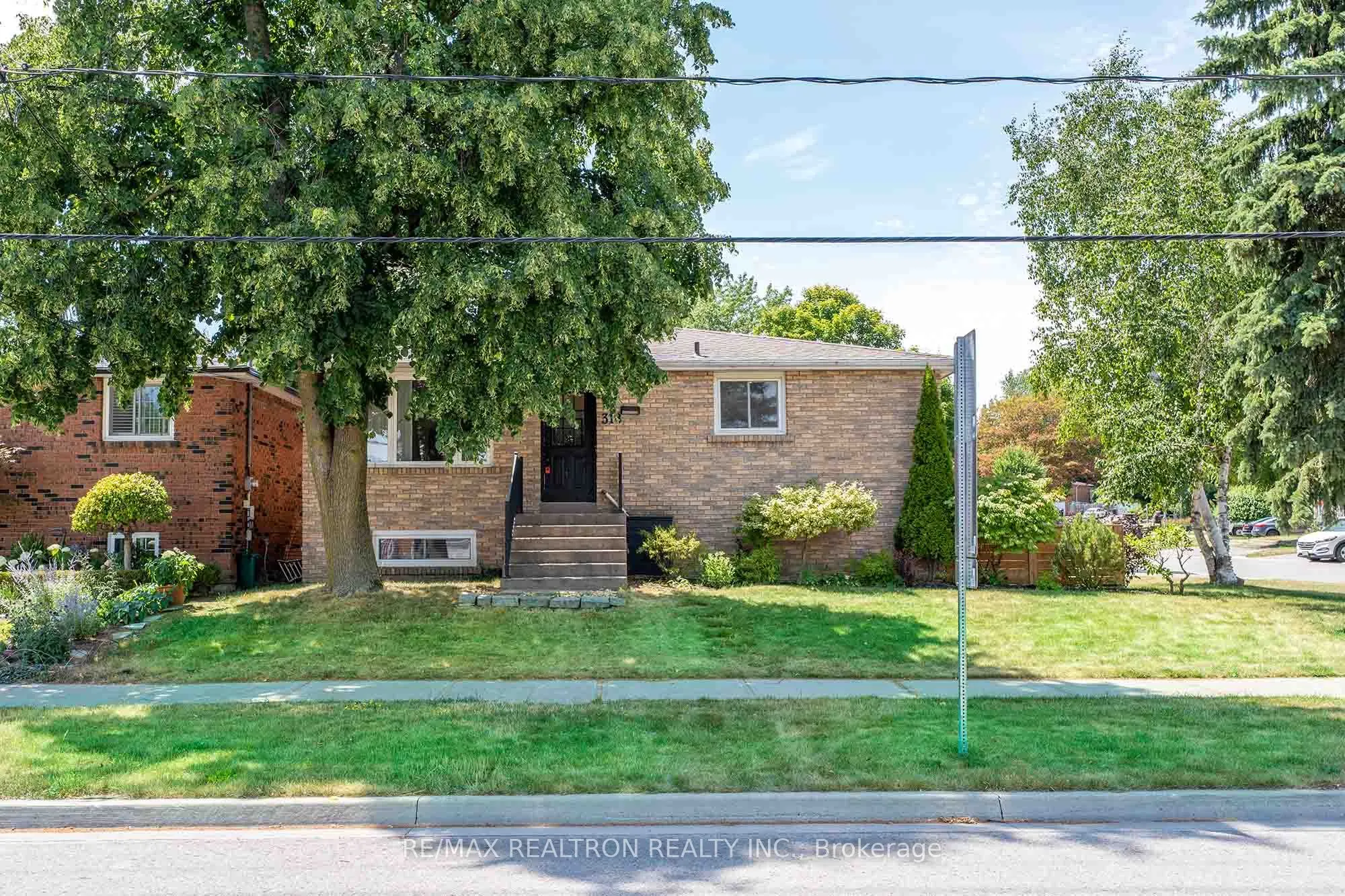 318 Walker Avenue, #Main Floor
