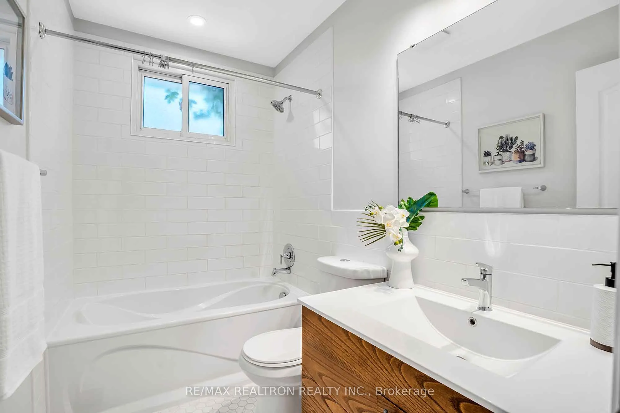 318 Walker Avenue, #Main Floor