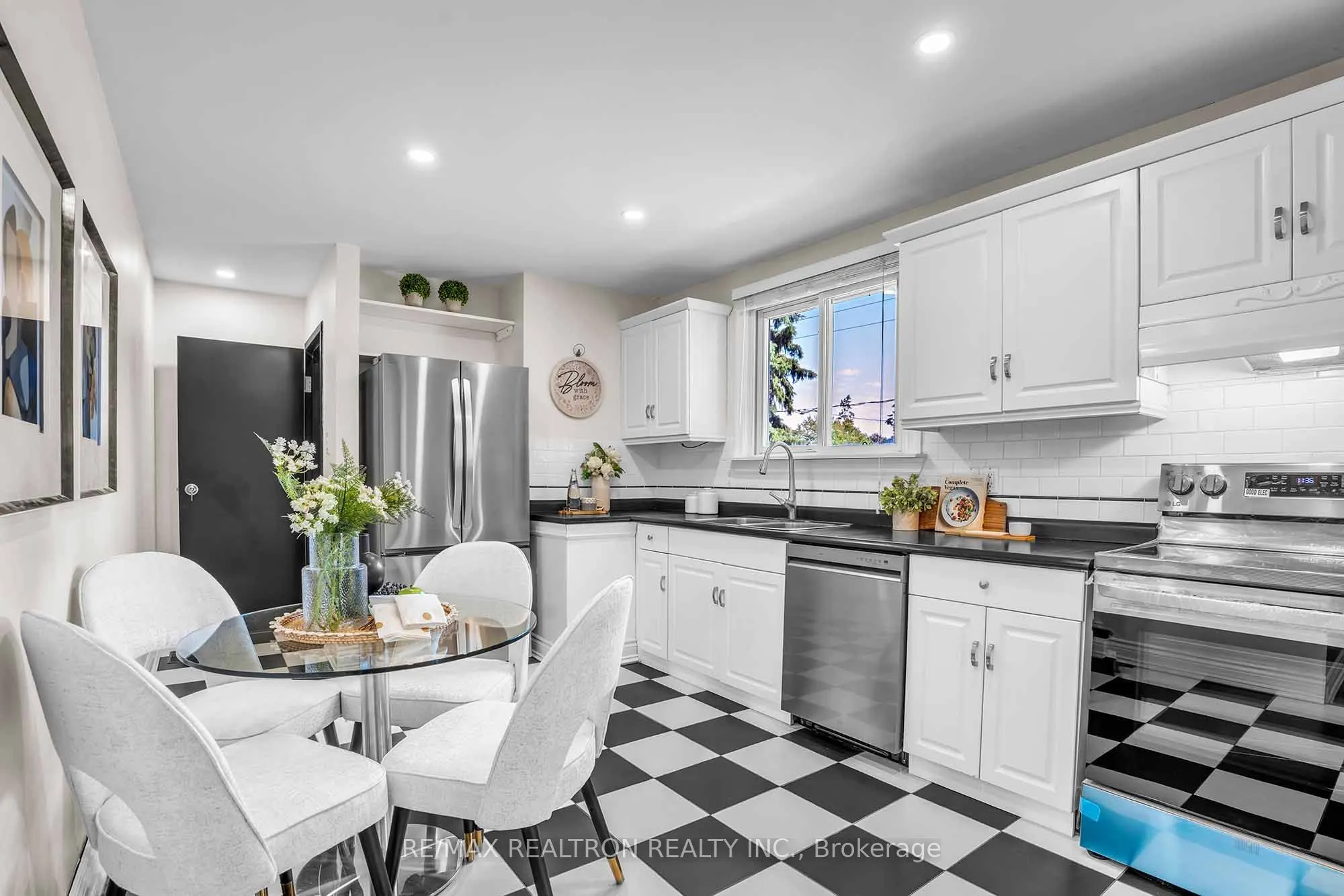 318 Walker Avenue, #Main Floor