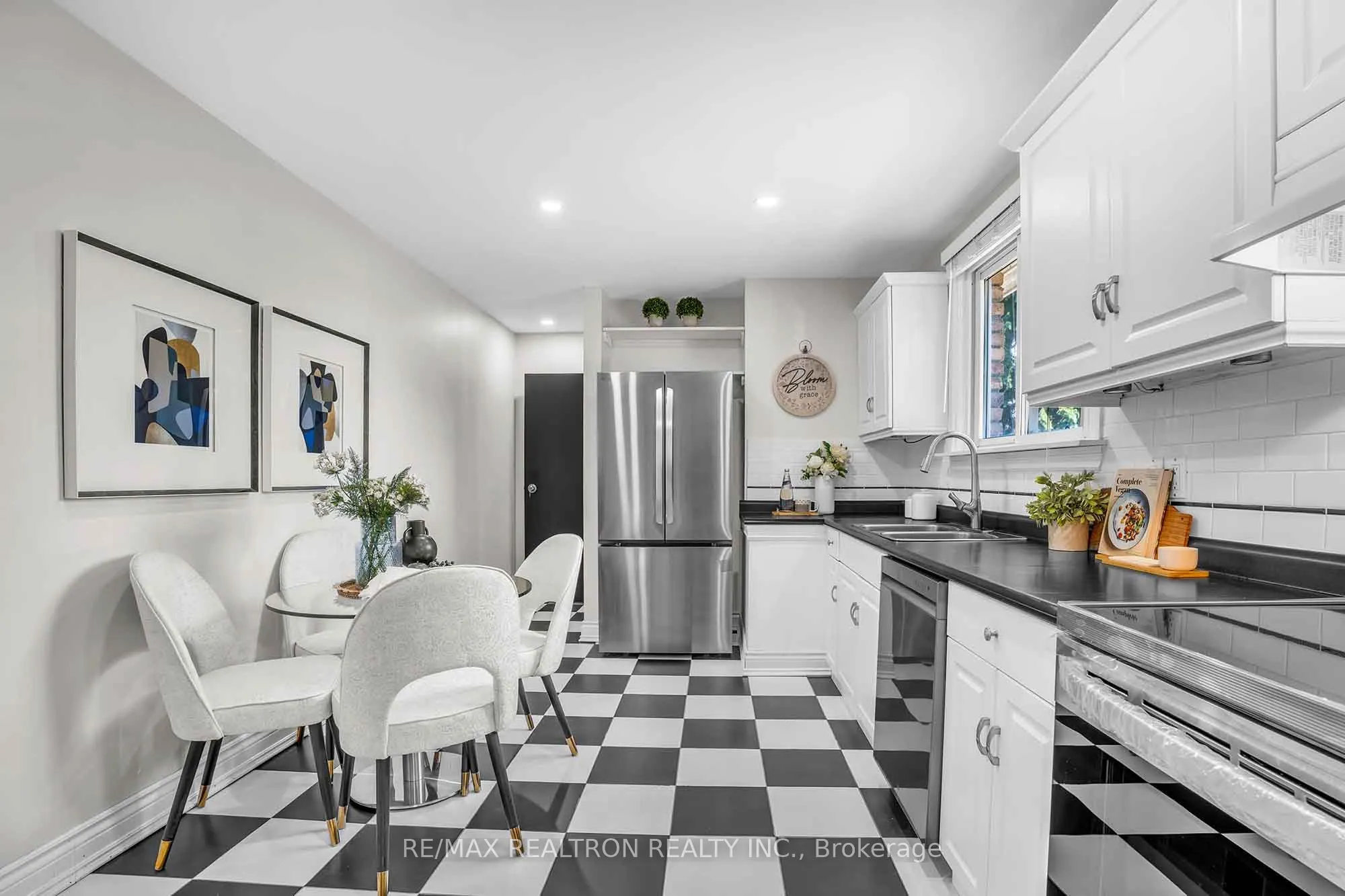 318 Walker Avenue, #Main Floor