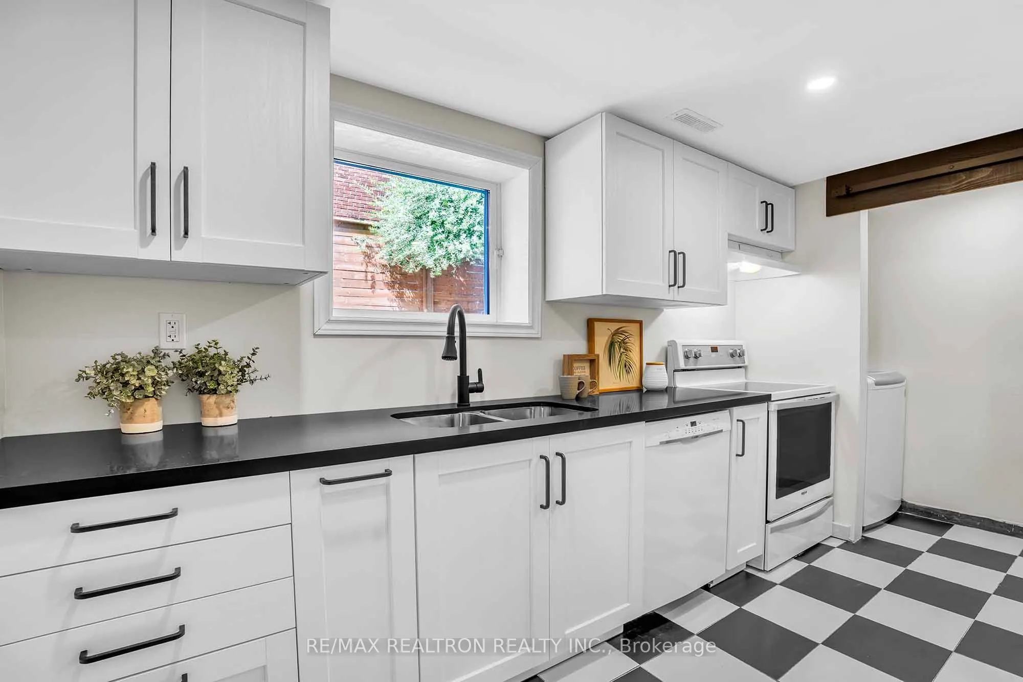 318 Walker Avenue, #Lower Bsmt