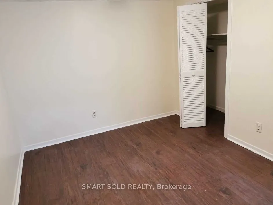 223 Browndale Cres Lower, #2