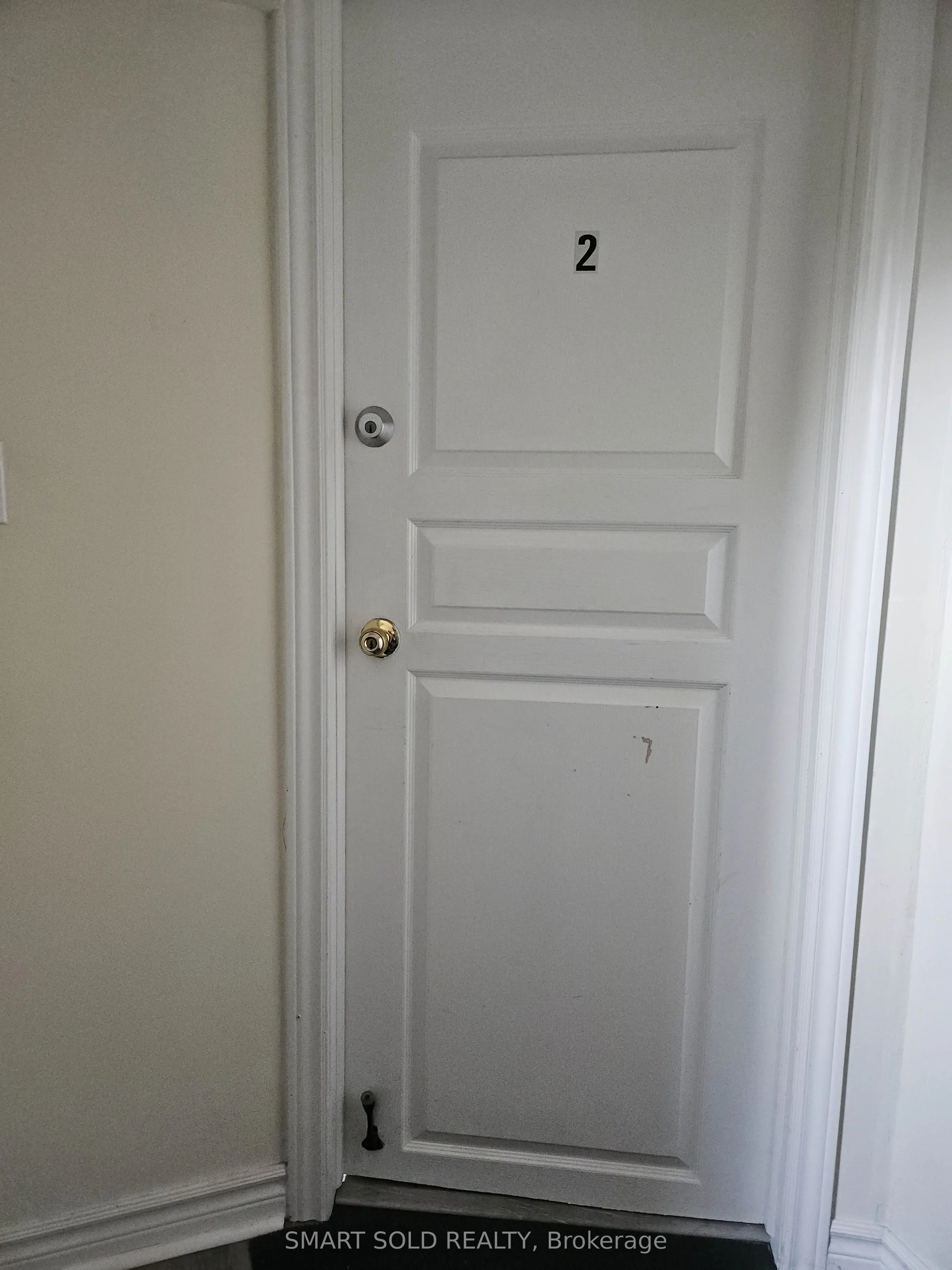 223 Browndale Cres Lower, #2
