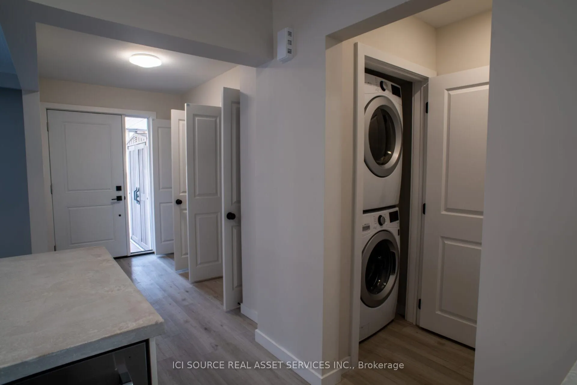 200 John Street W, #A