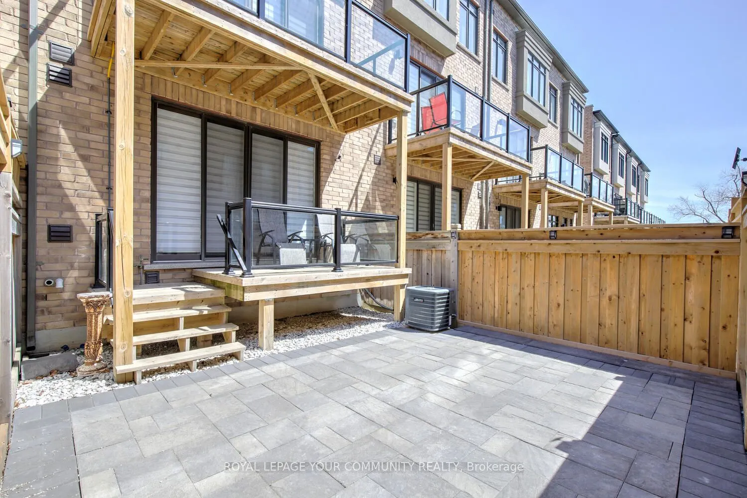 16 Glenngarry Crescent