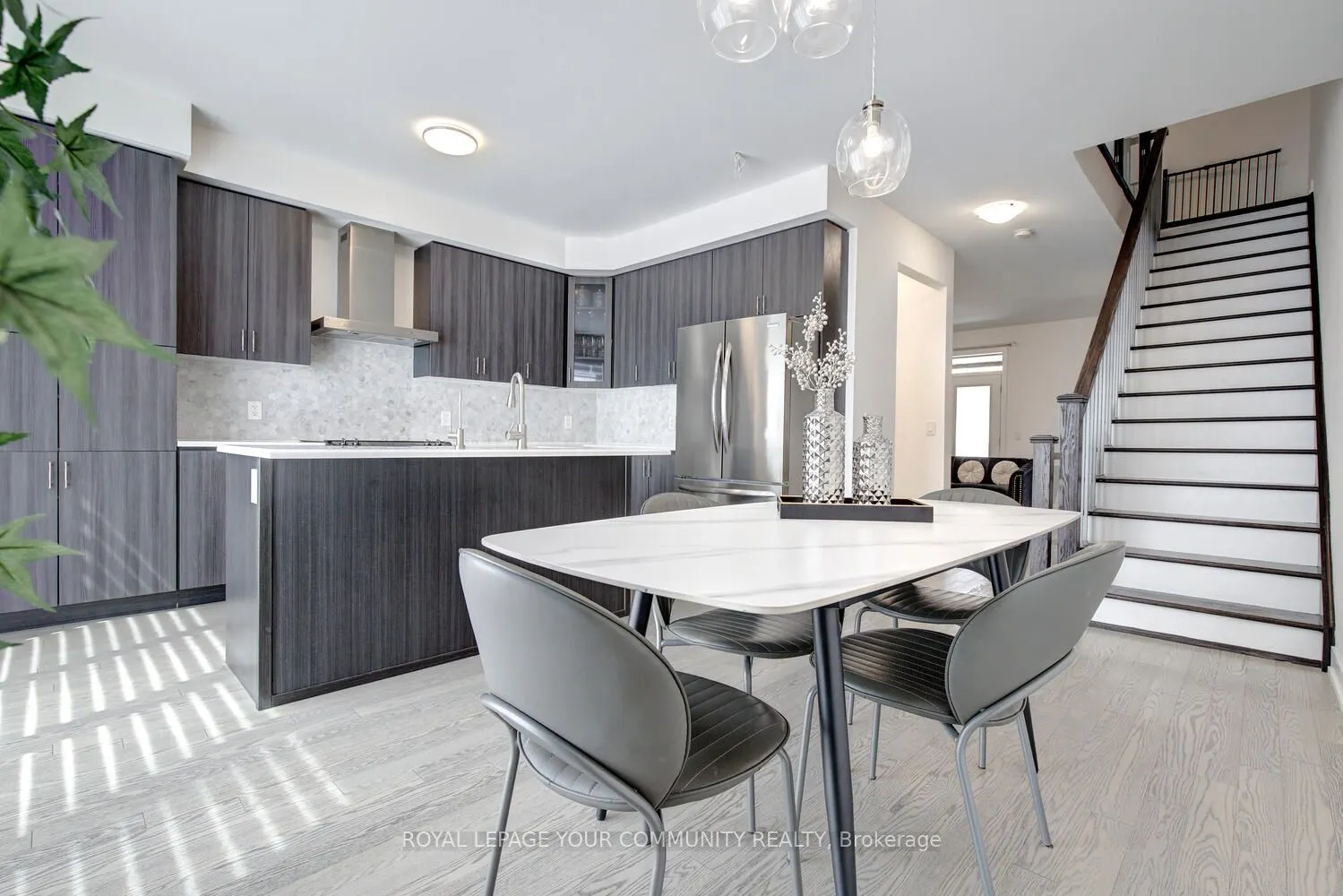 16 Glenngarry Crescent