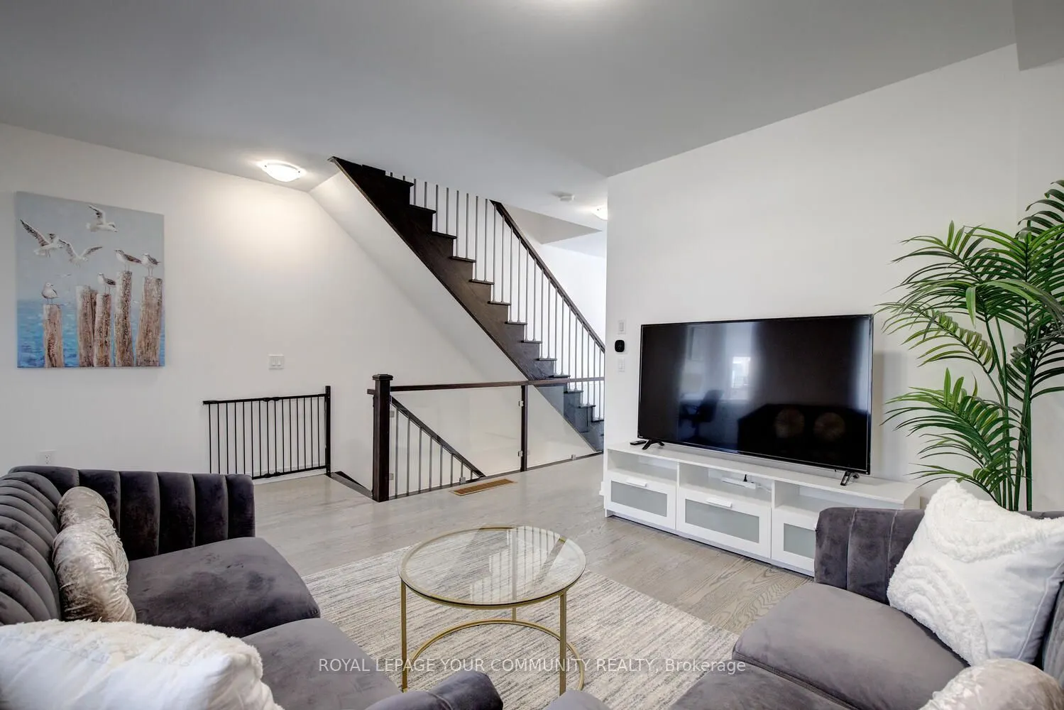 16 Glenngarry Crescent