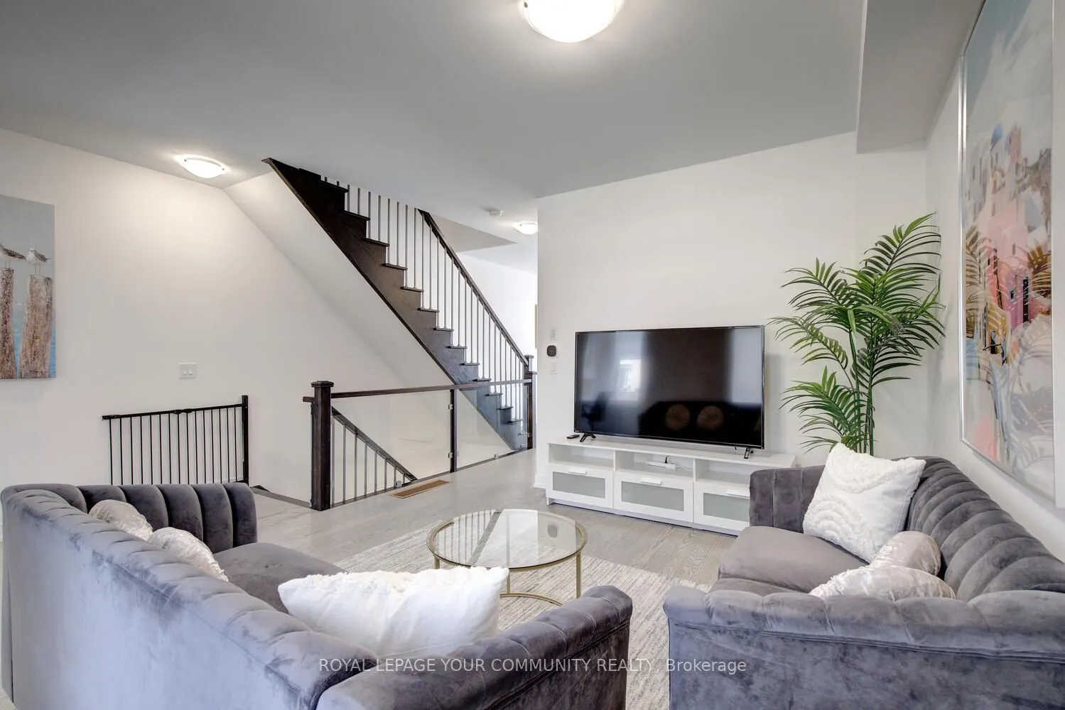 16 Glenngarry Crescent