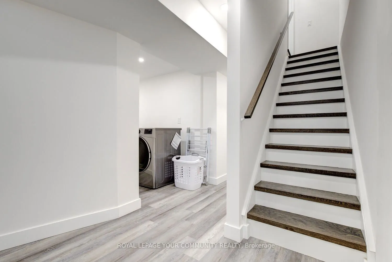 16 Glenngarry Crescent
