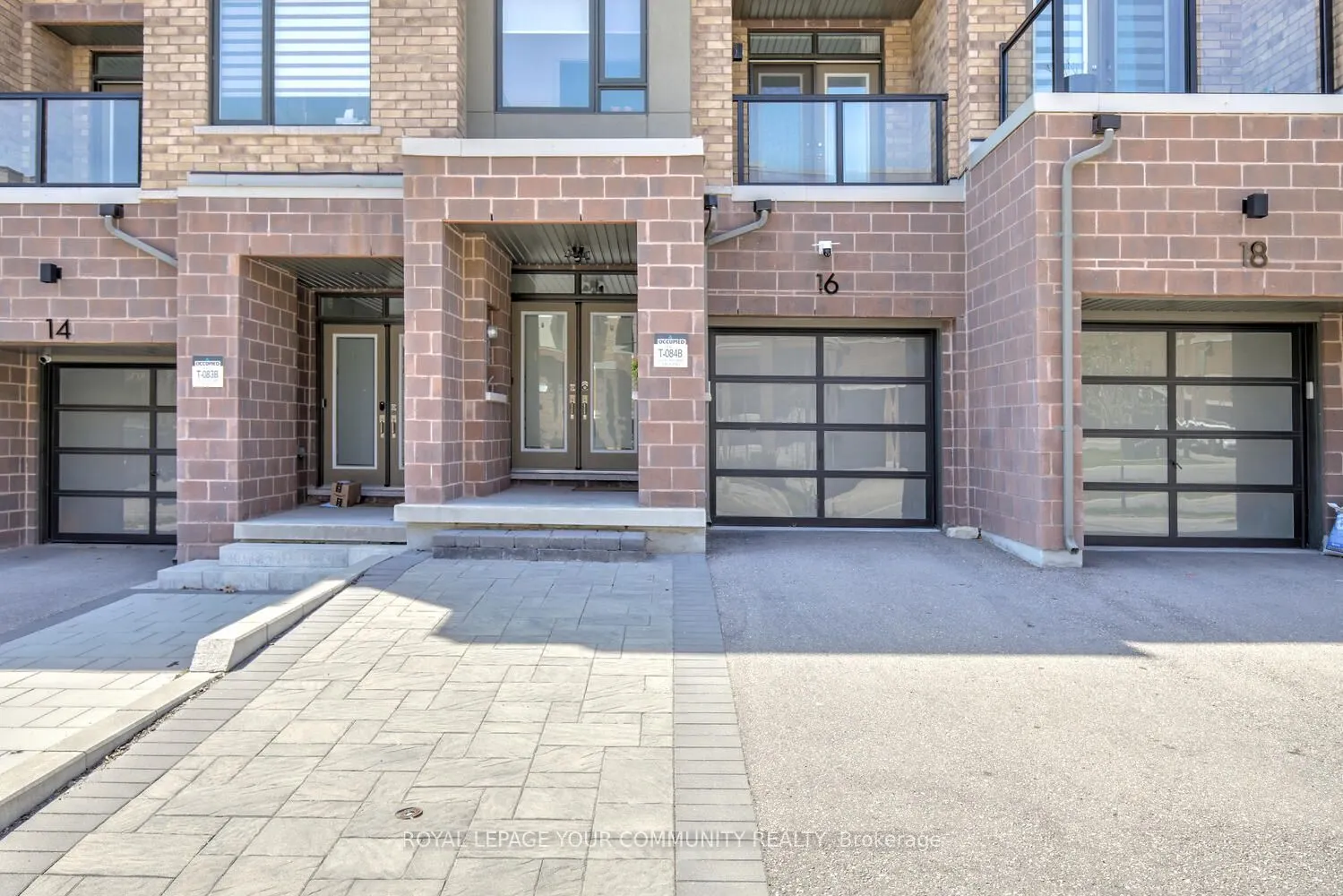 16 Glenngarry Crescent