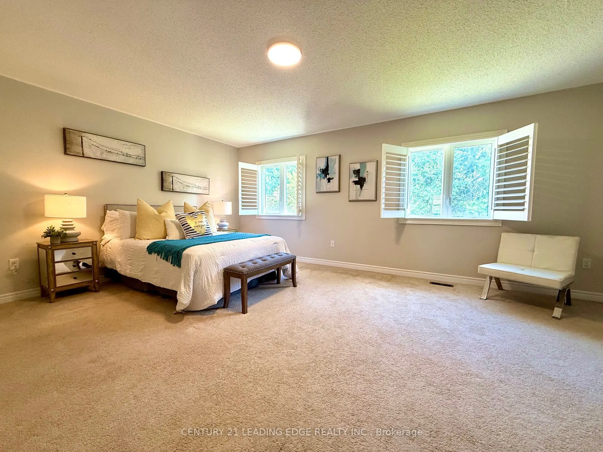 1163 Stuffles Crescent