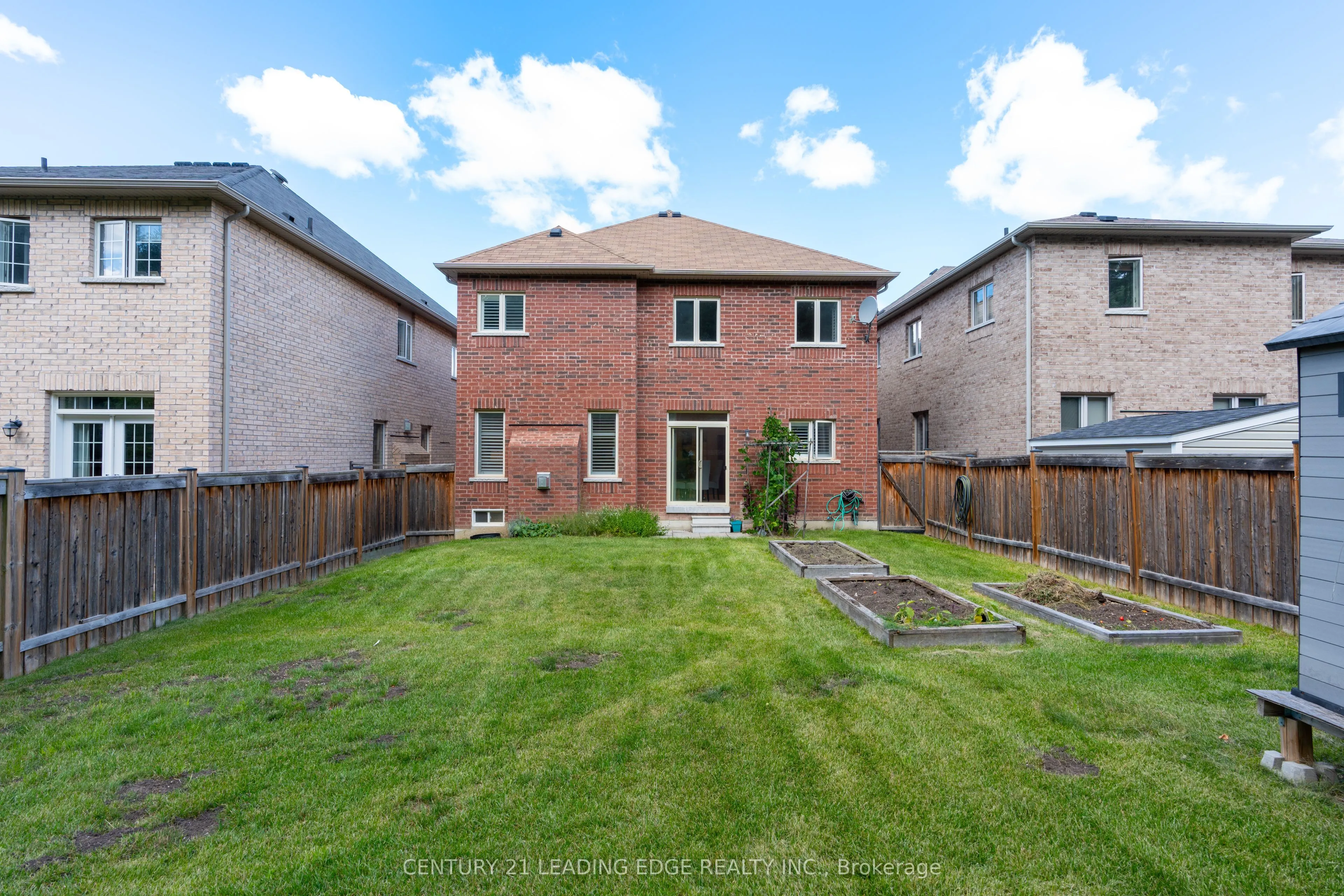 1163 Stuffles Crescent