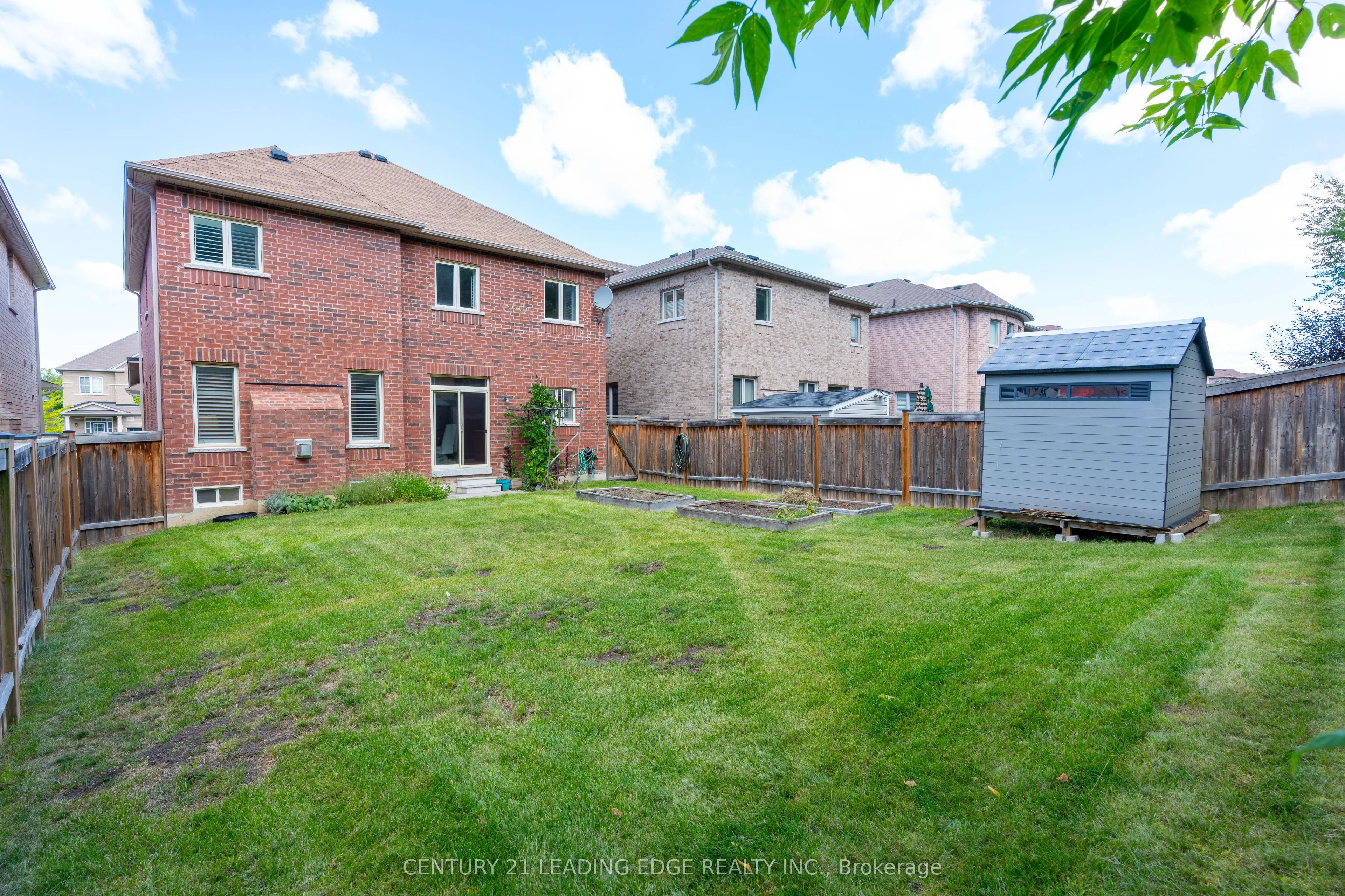 1163 Stuffles Crescent