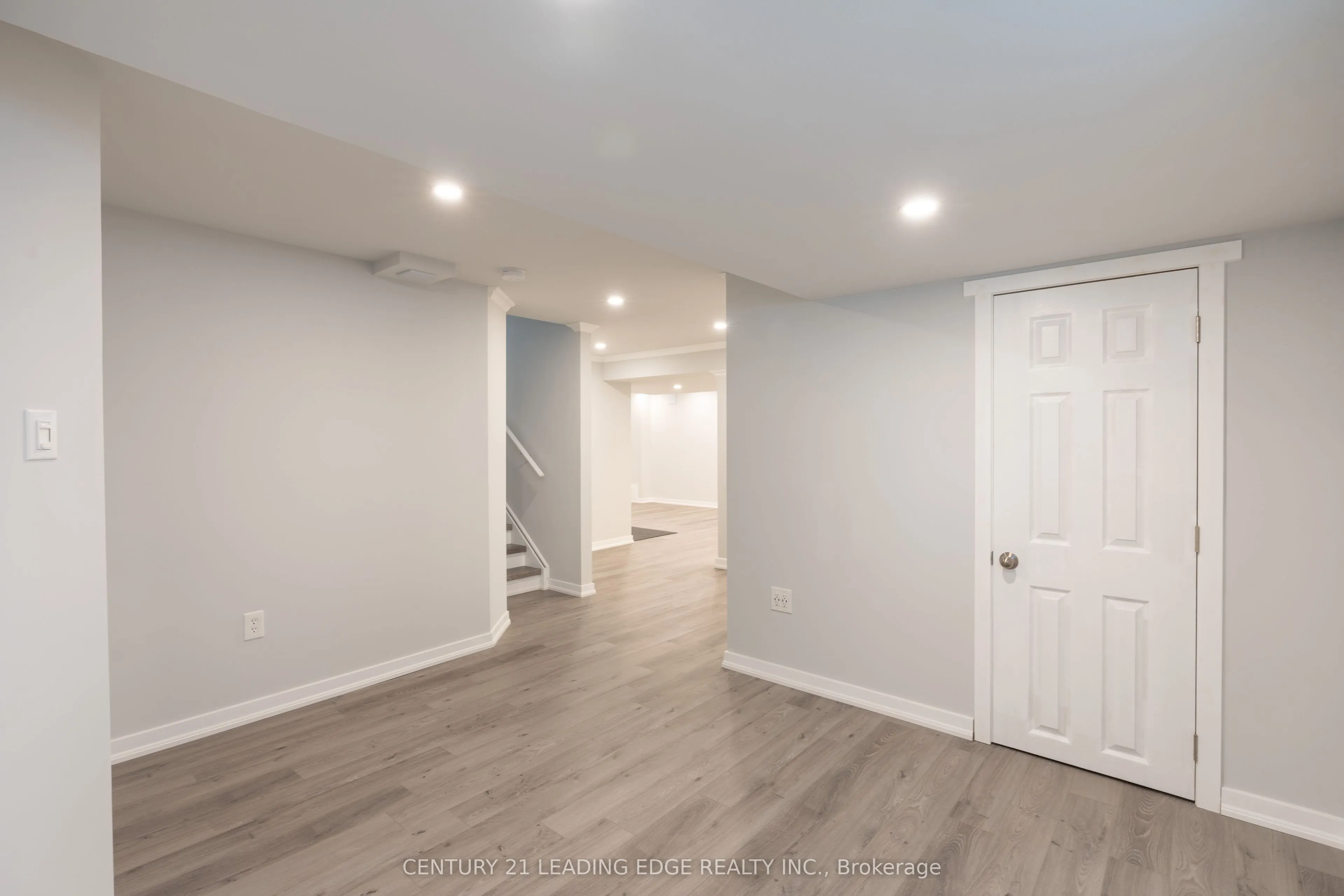 1163 Stuffles Crescent