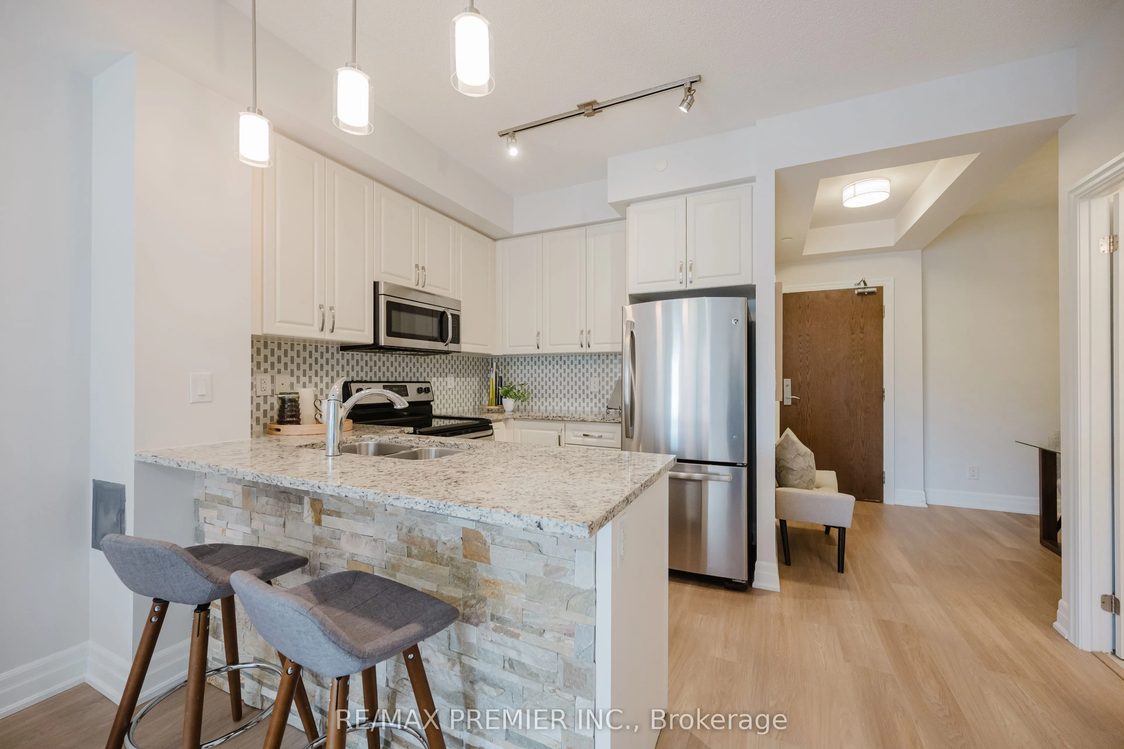 111 Civic Square Gate, #215