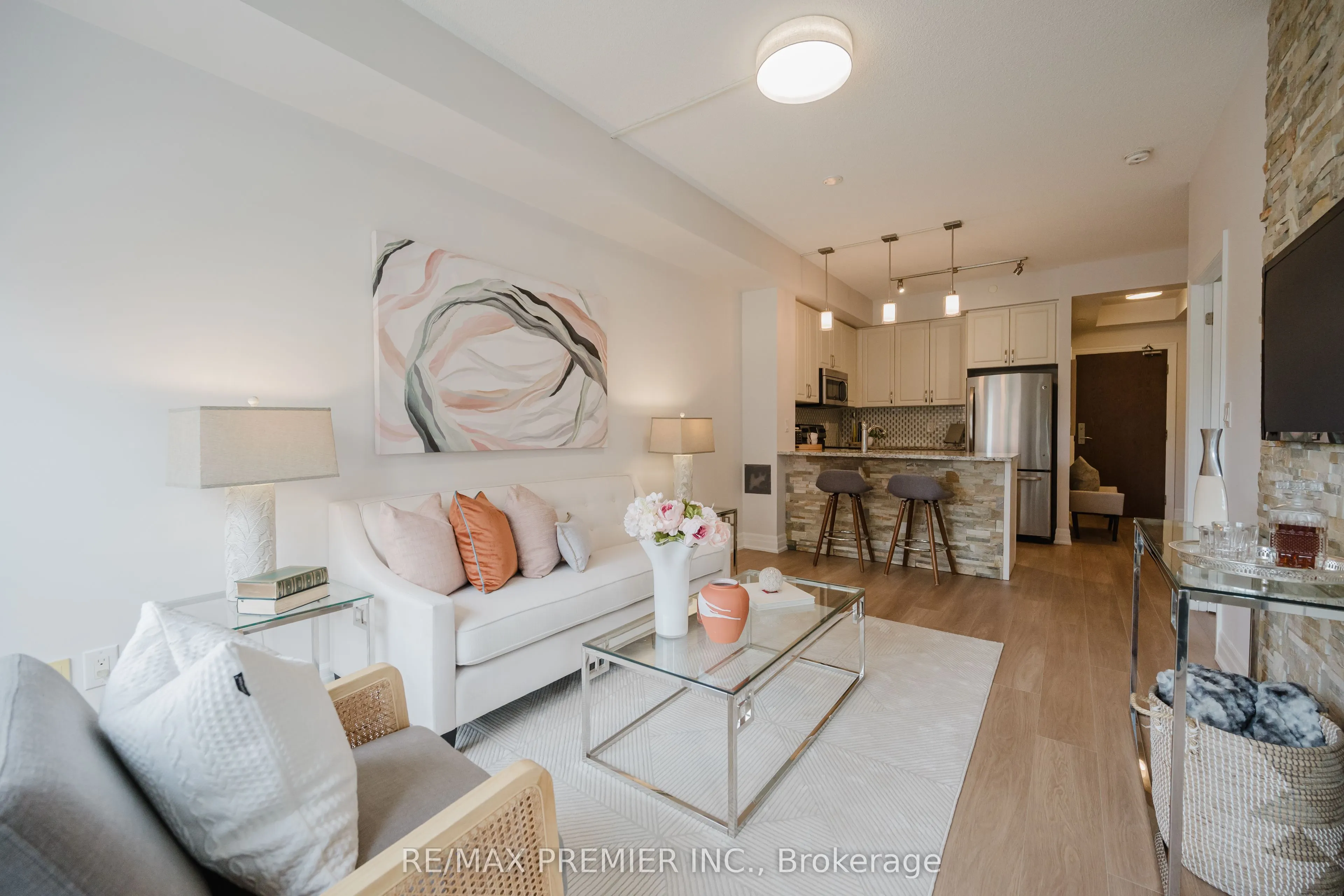 111 Civic Square Gate, #215