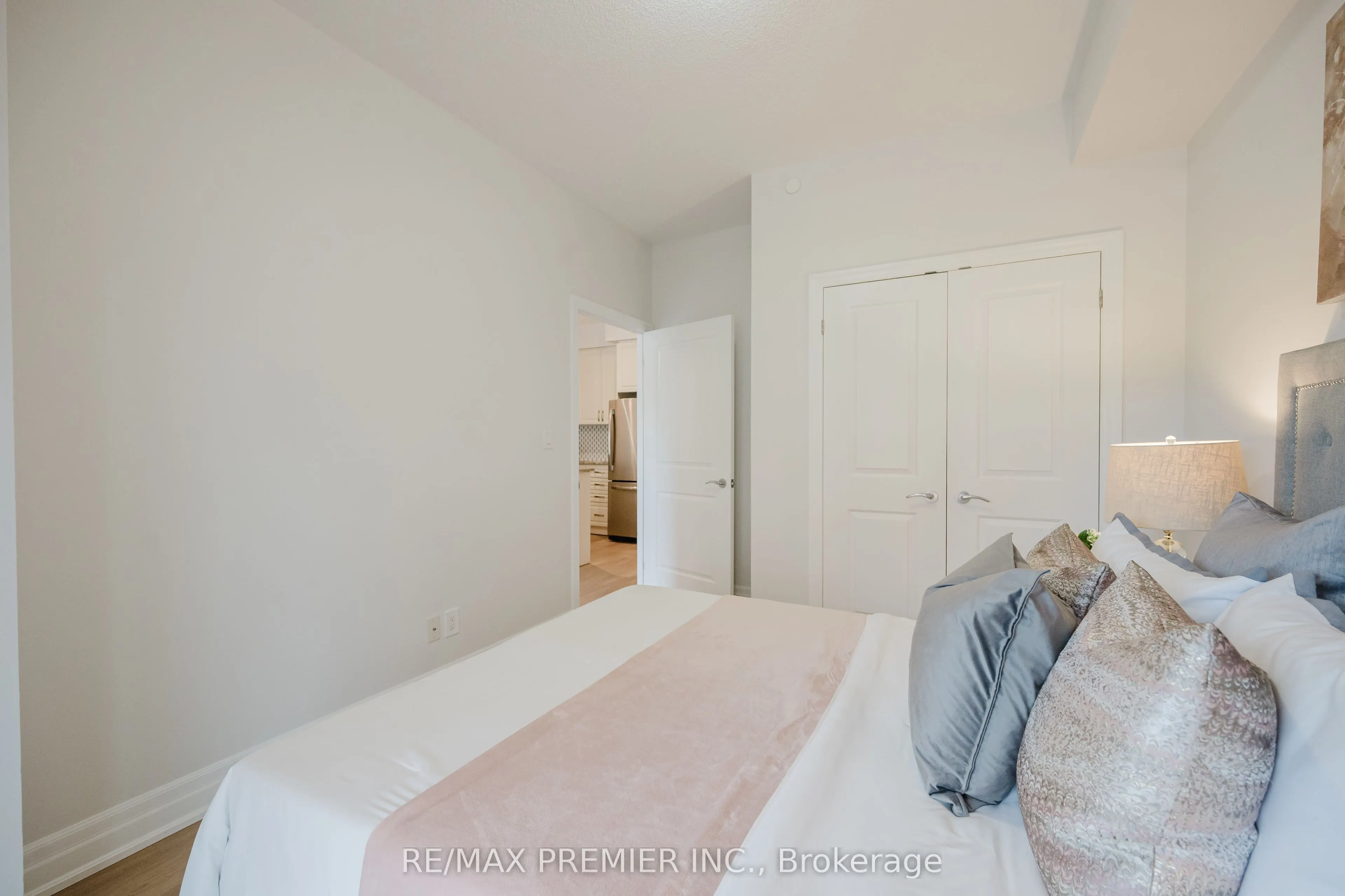 111 Civic Square Gate, #215
