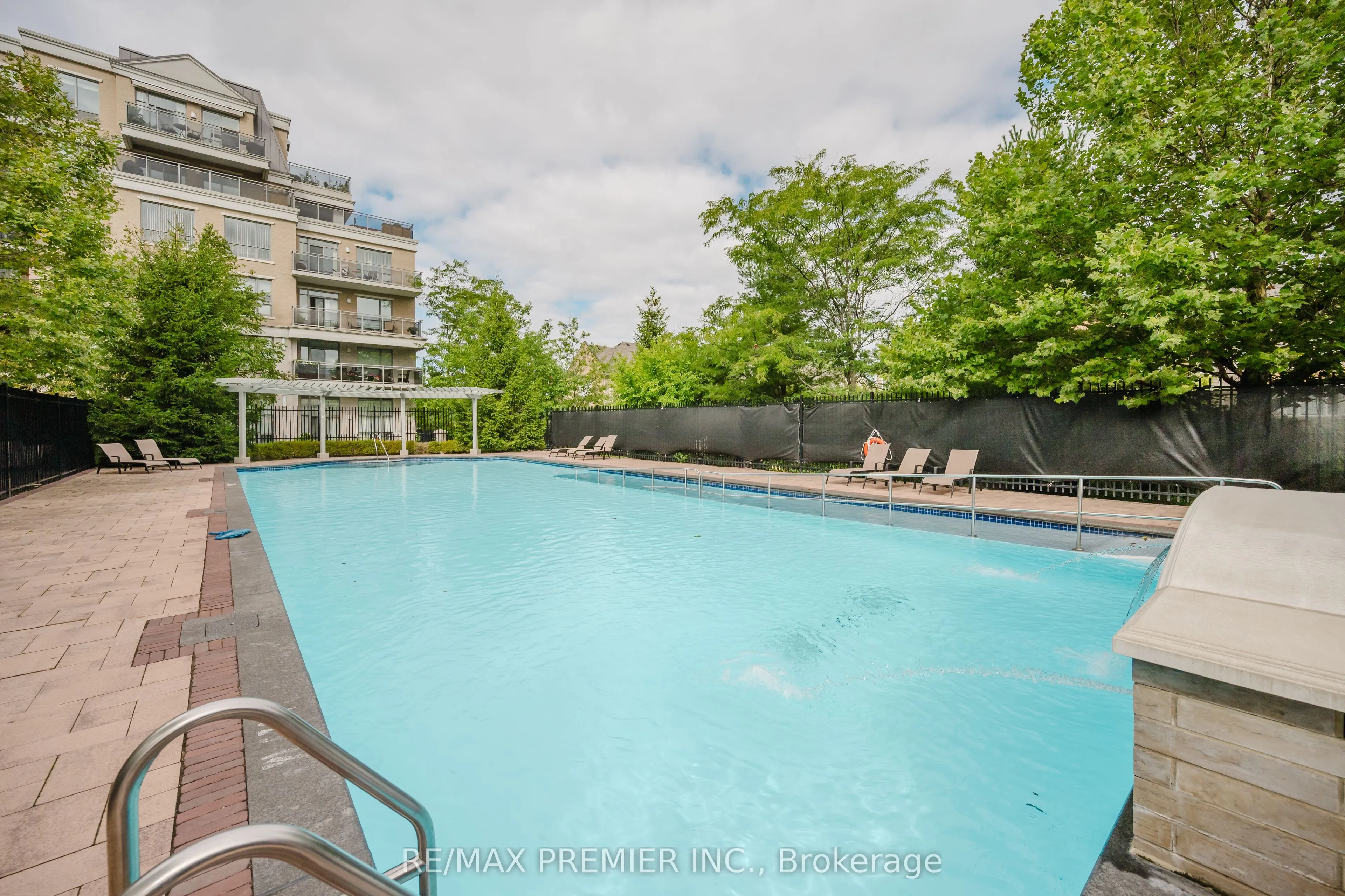 111 Civic Square Gate, #215