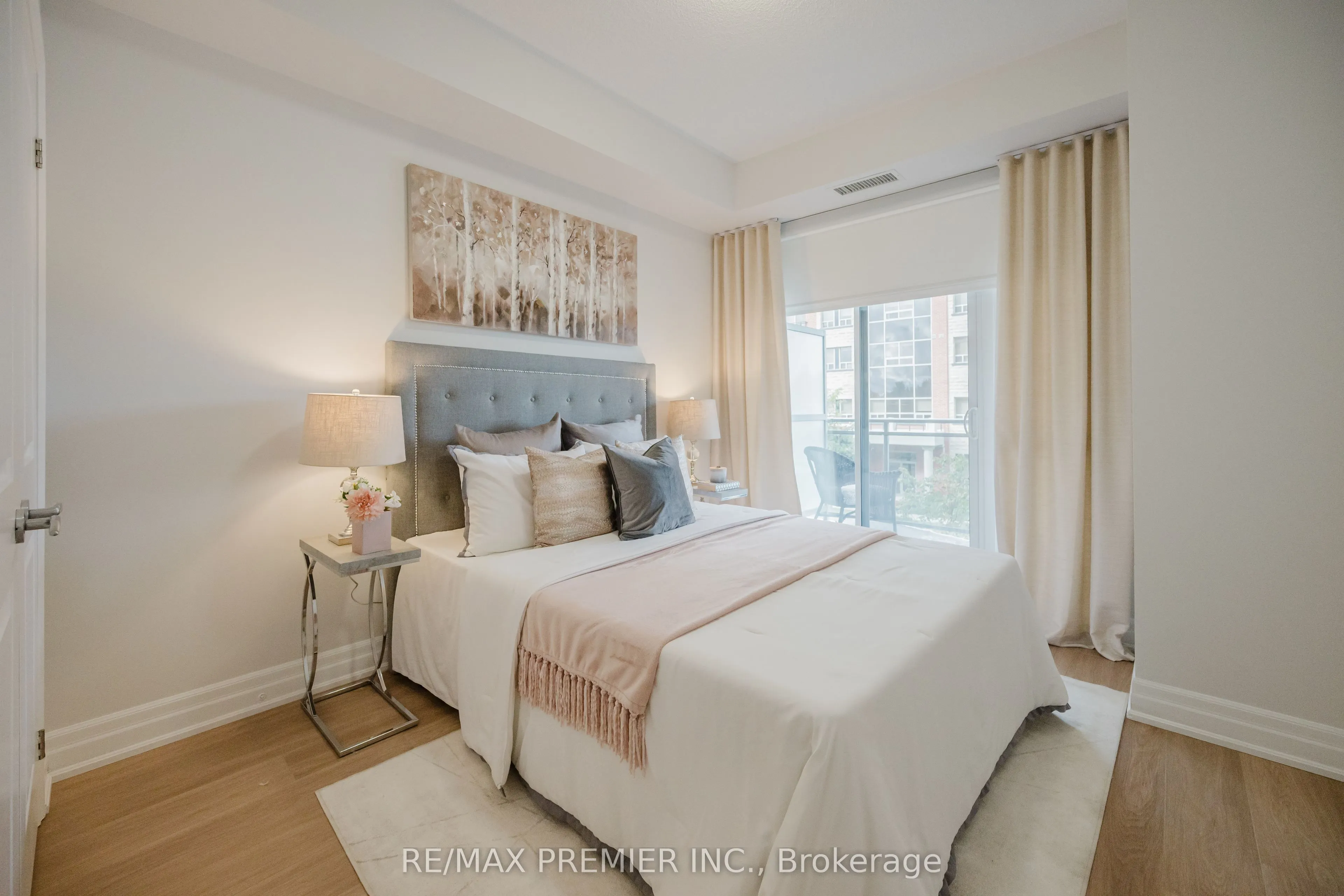 111 Civic Square Gate, #215