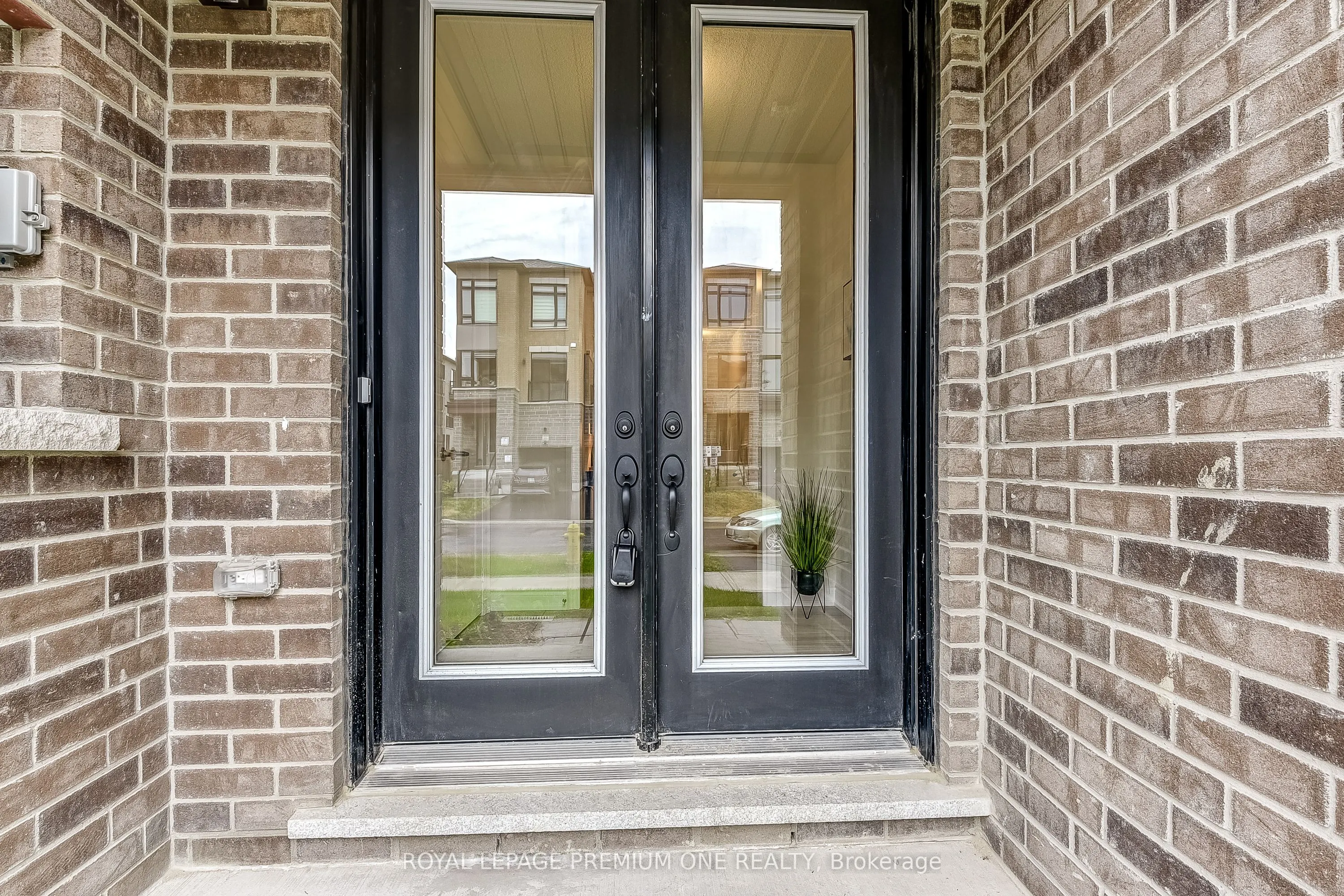 67 TENNANT Circle