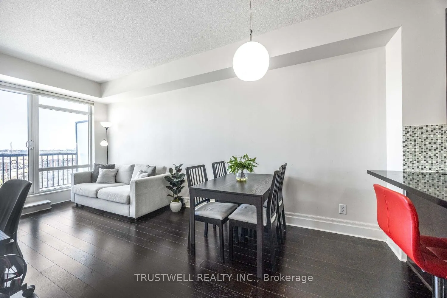151 Upper Duke Crescent, #1207