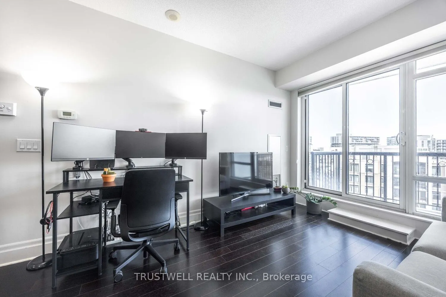 151 Upper Duke Crescent, #1207