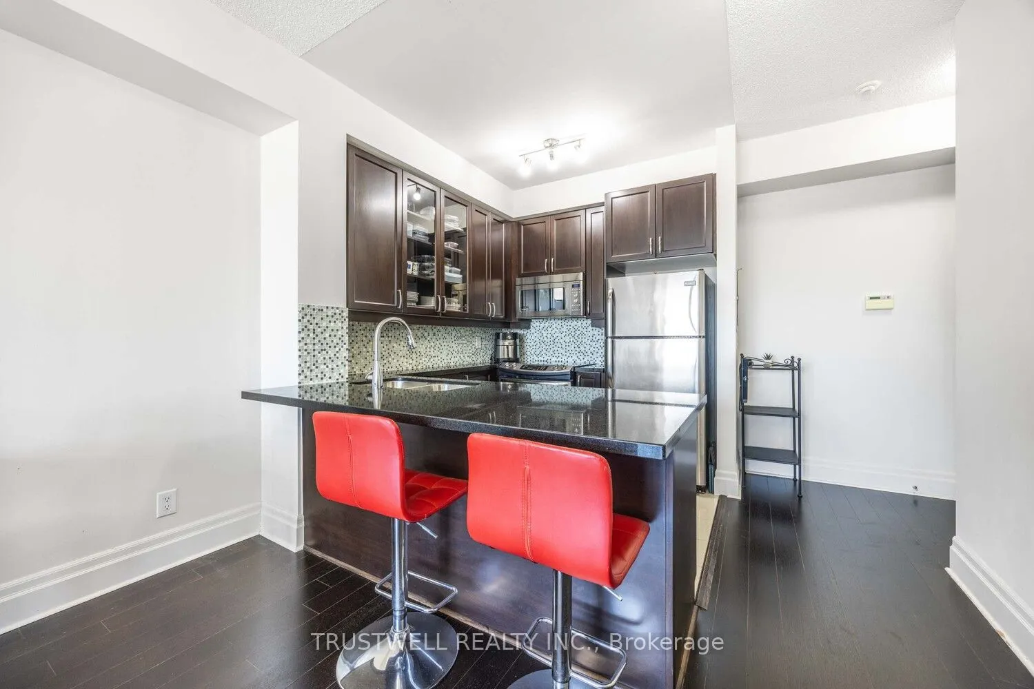 151 Upper Duke Crescent, #1207