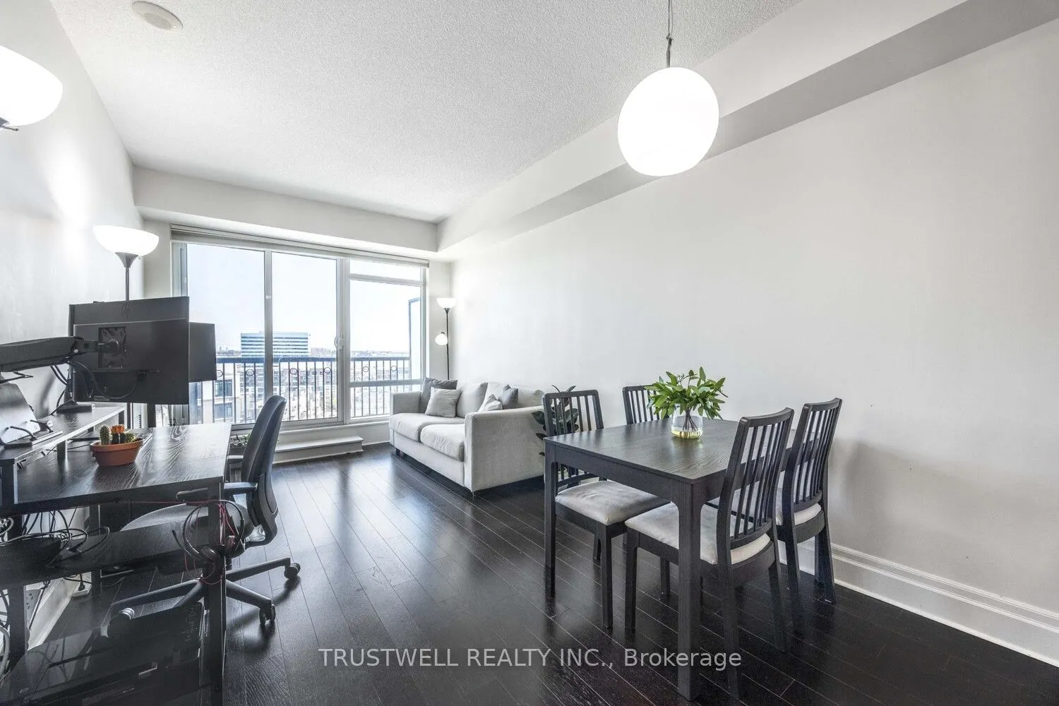 151 Upper Duke Crescent, #1207