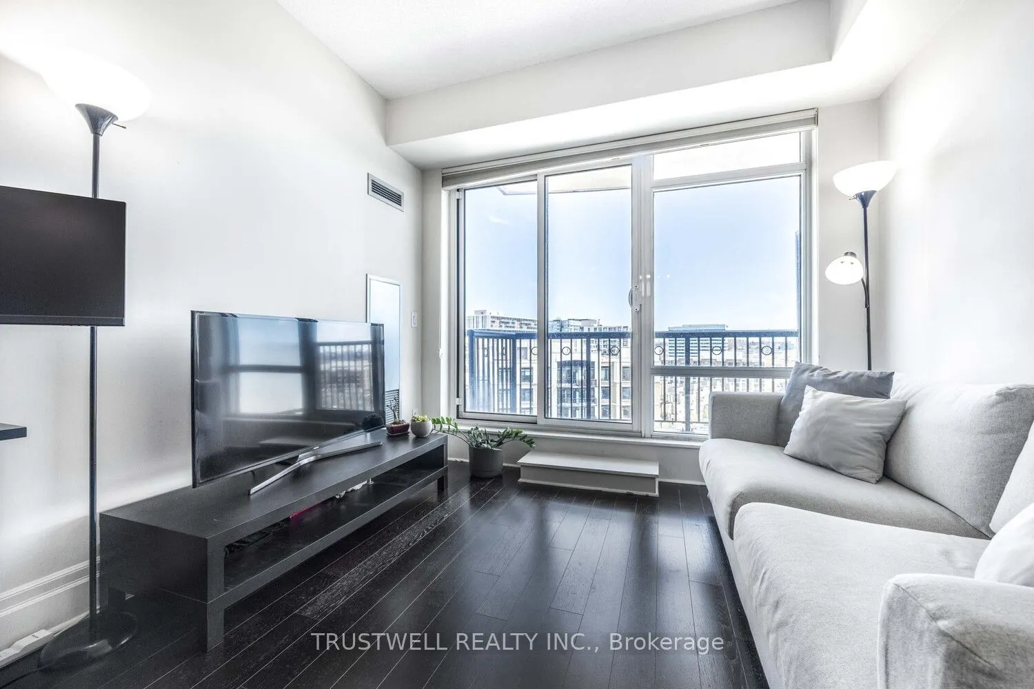 151 Upper Duke Crescent, #1207