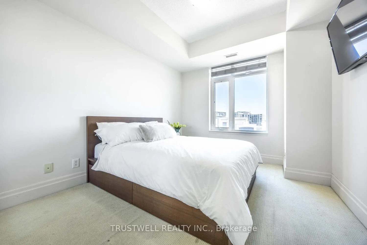 151 Upper Duke Crescent, #1207