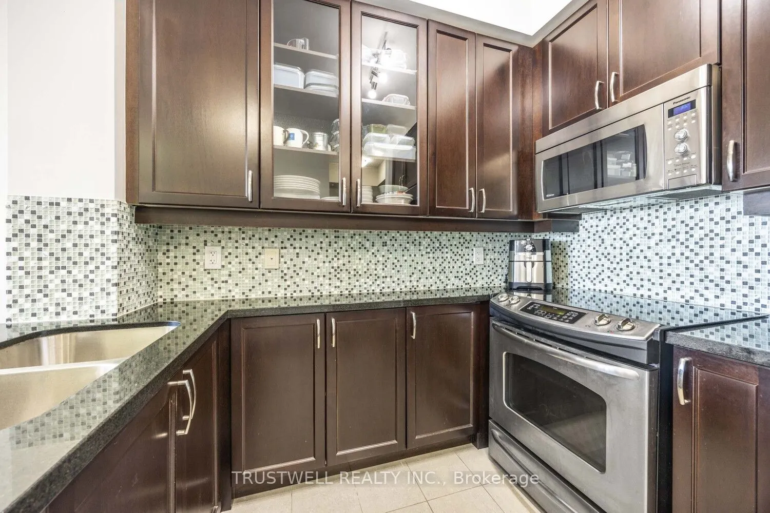 151 Upper Duke Crescent, #1207