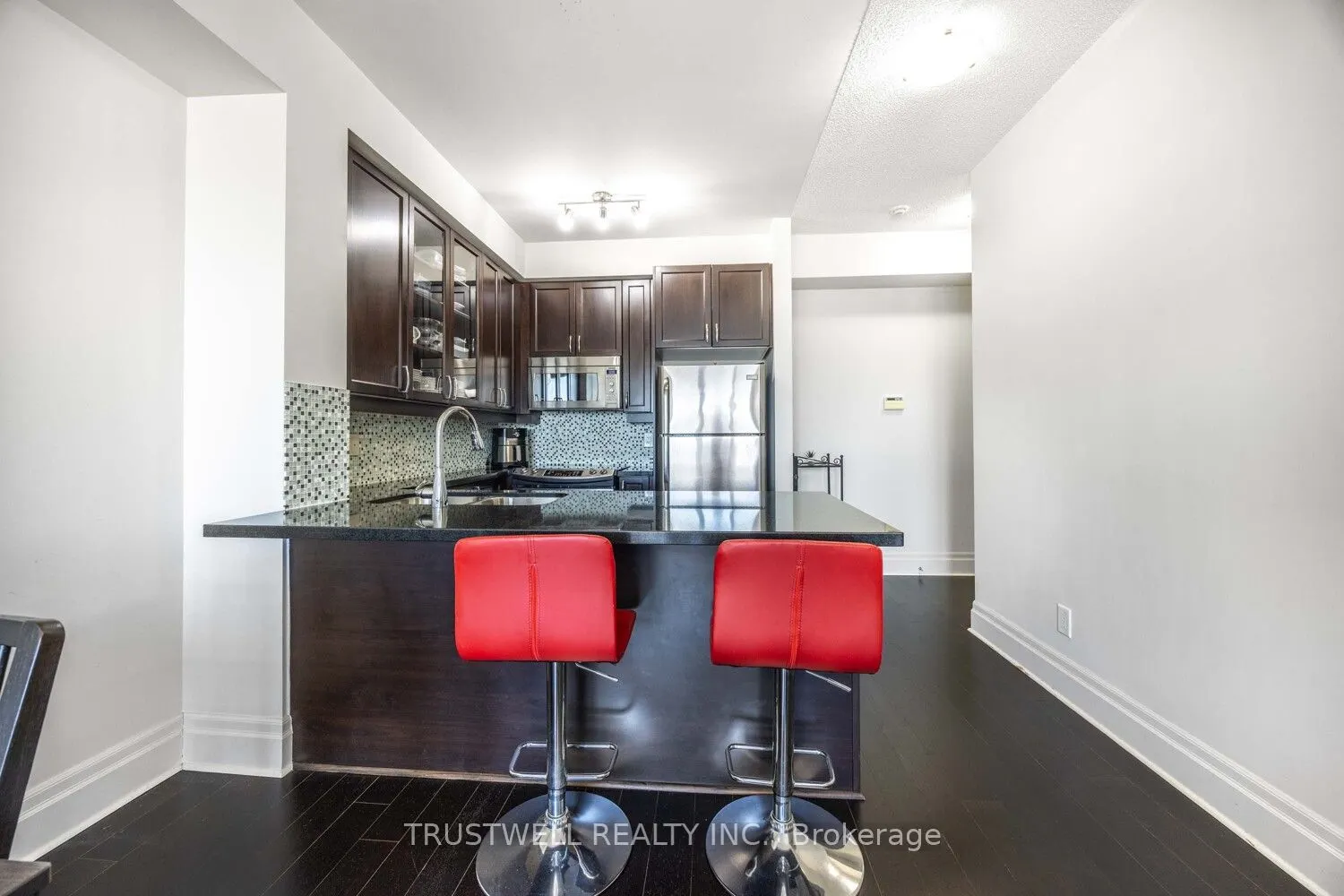151 Upper Duke Crescent, #1207