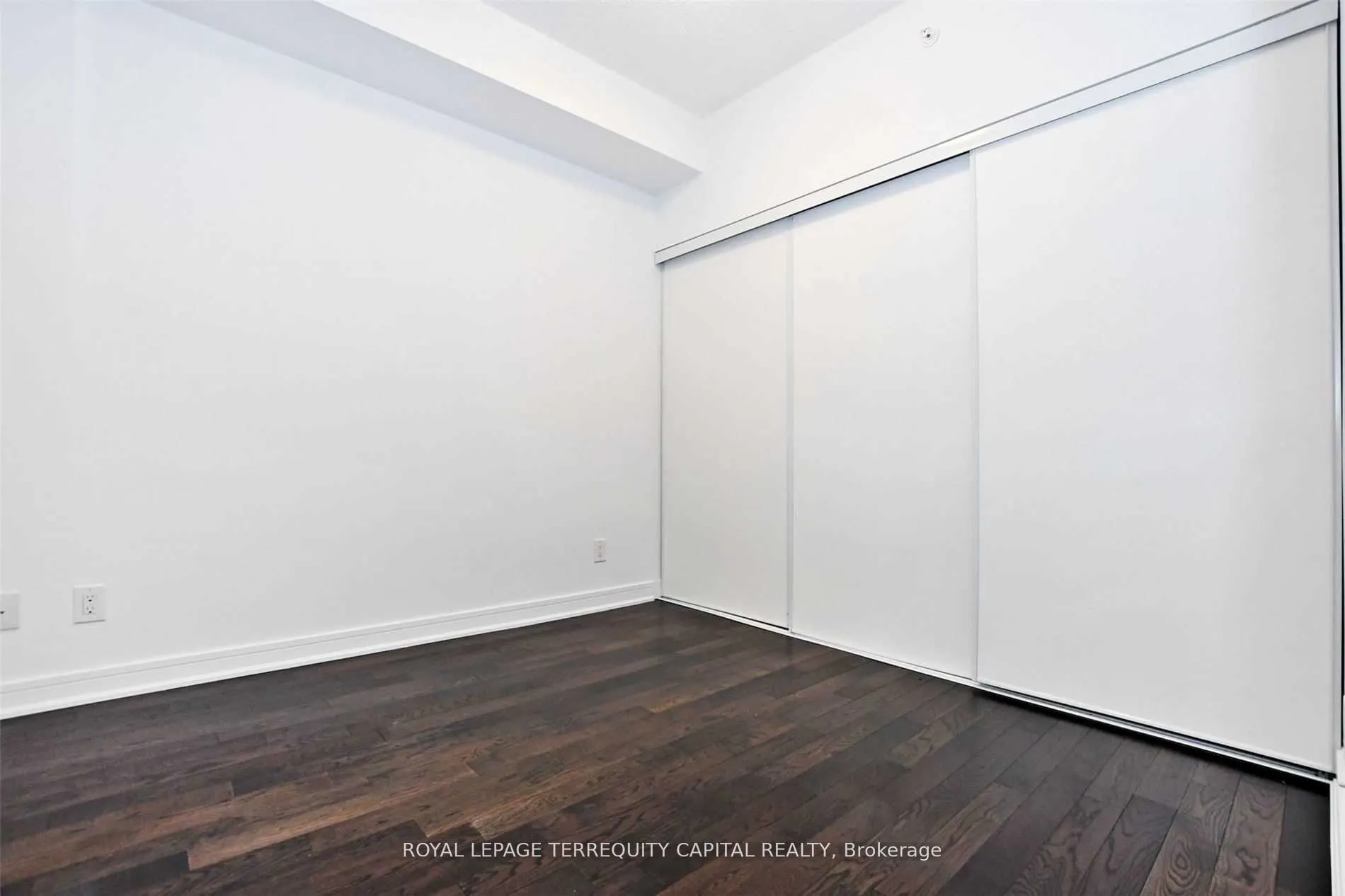 9199 Yonge Street, #406