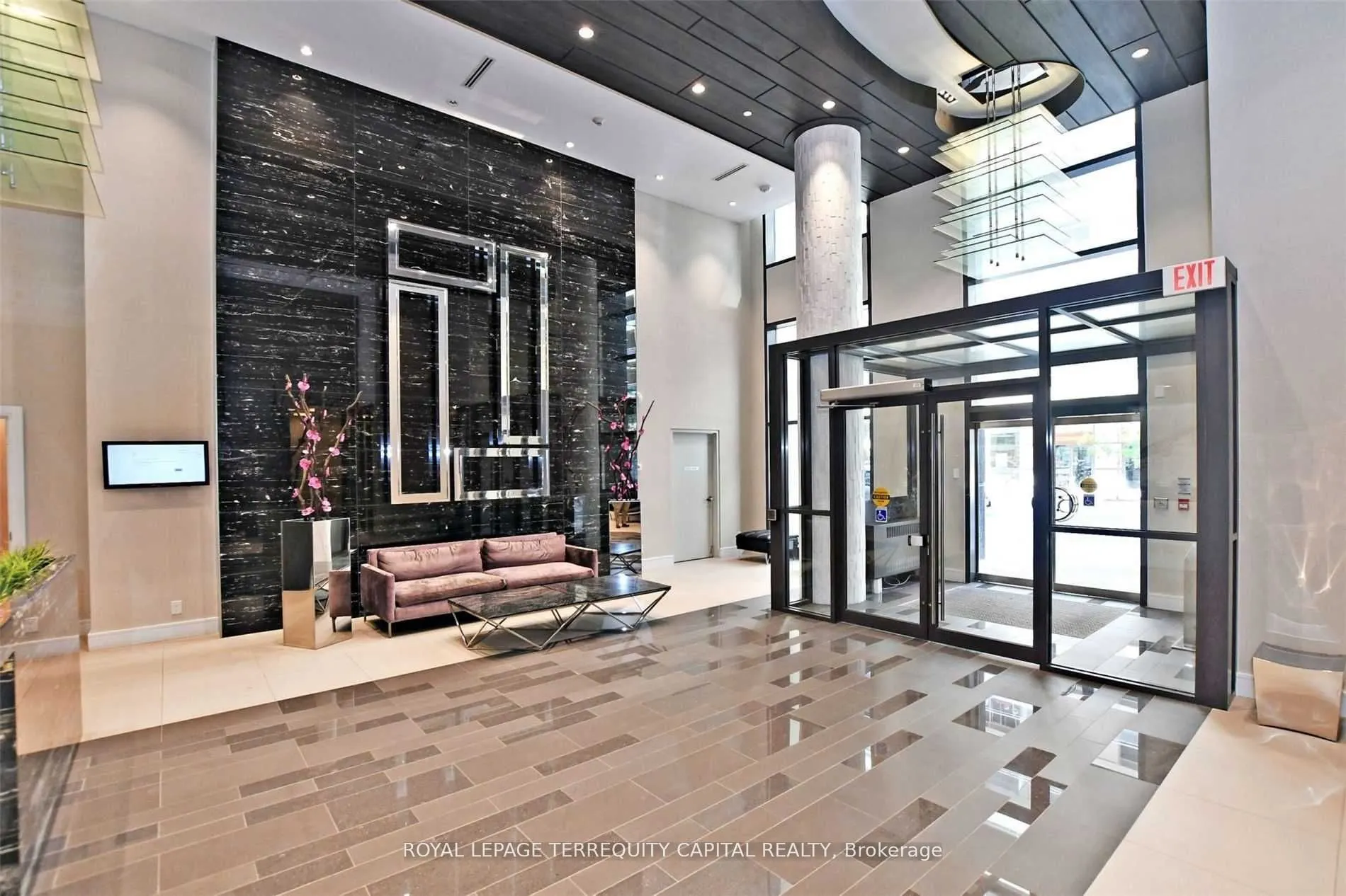 9199 Yonge Street, #406