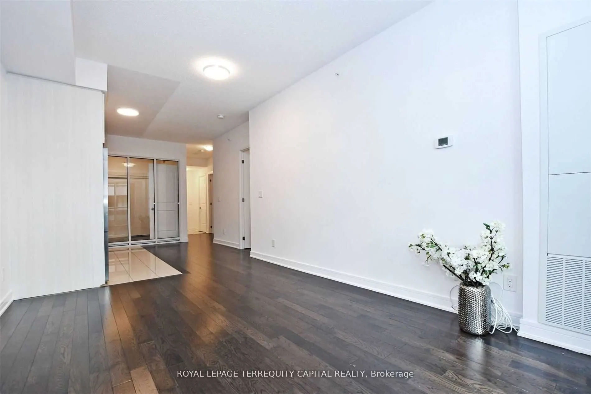9199 Yonge Street, #406