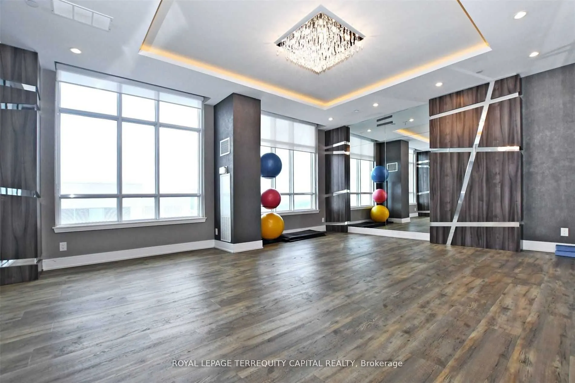 9199 Yonge Street, #406