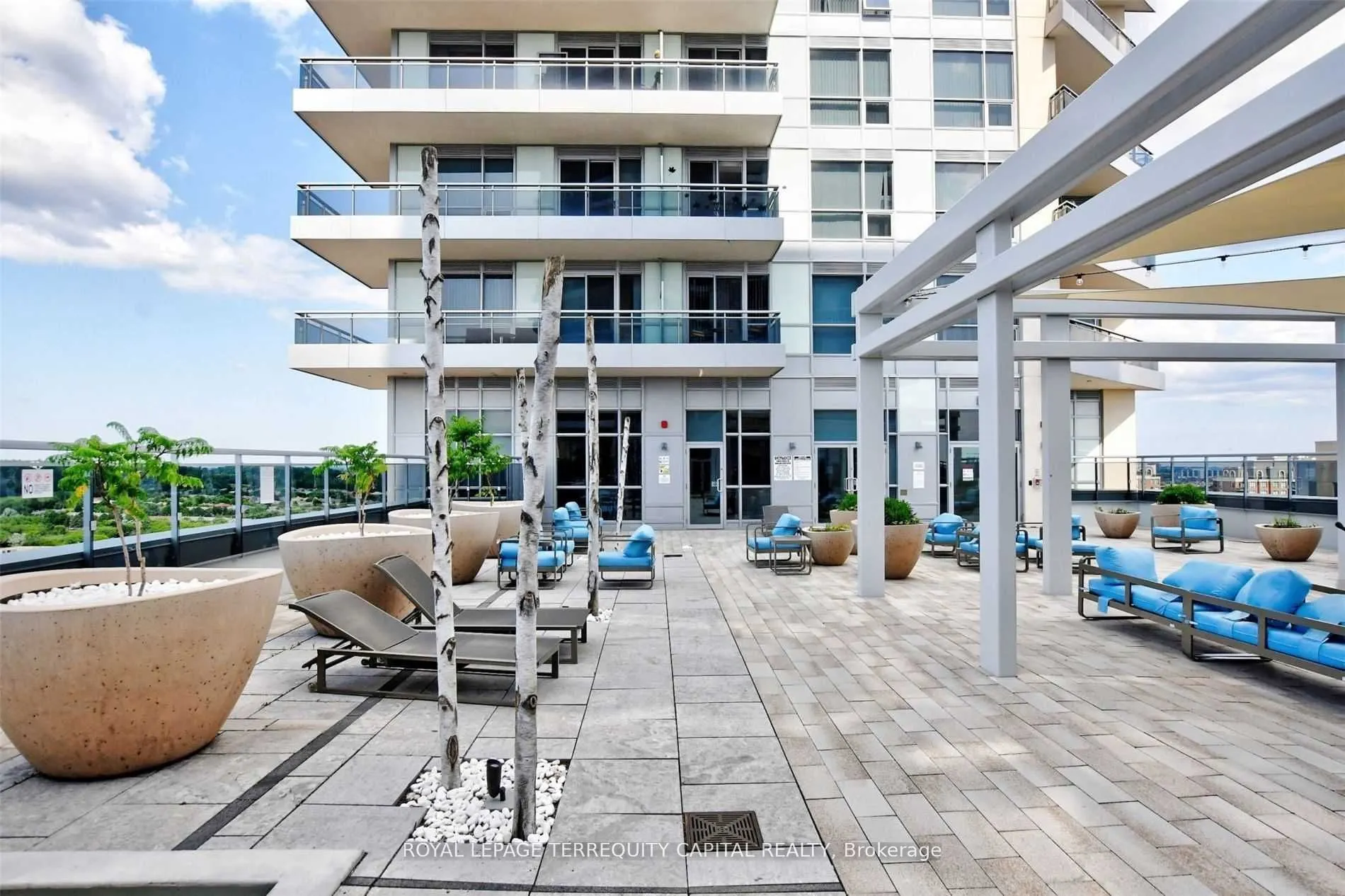 9199 Yonge Street, #406