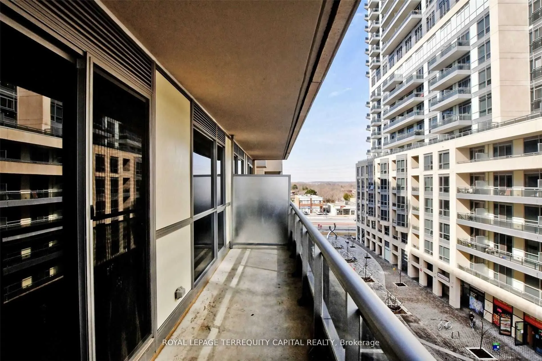 9199 Yonge Street, #406