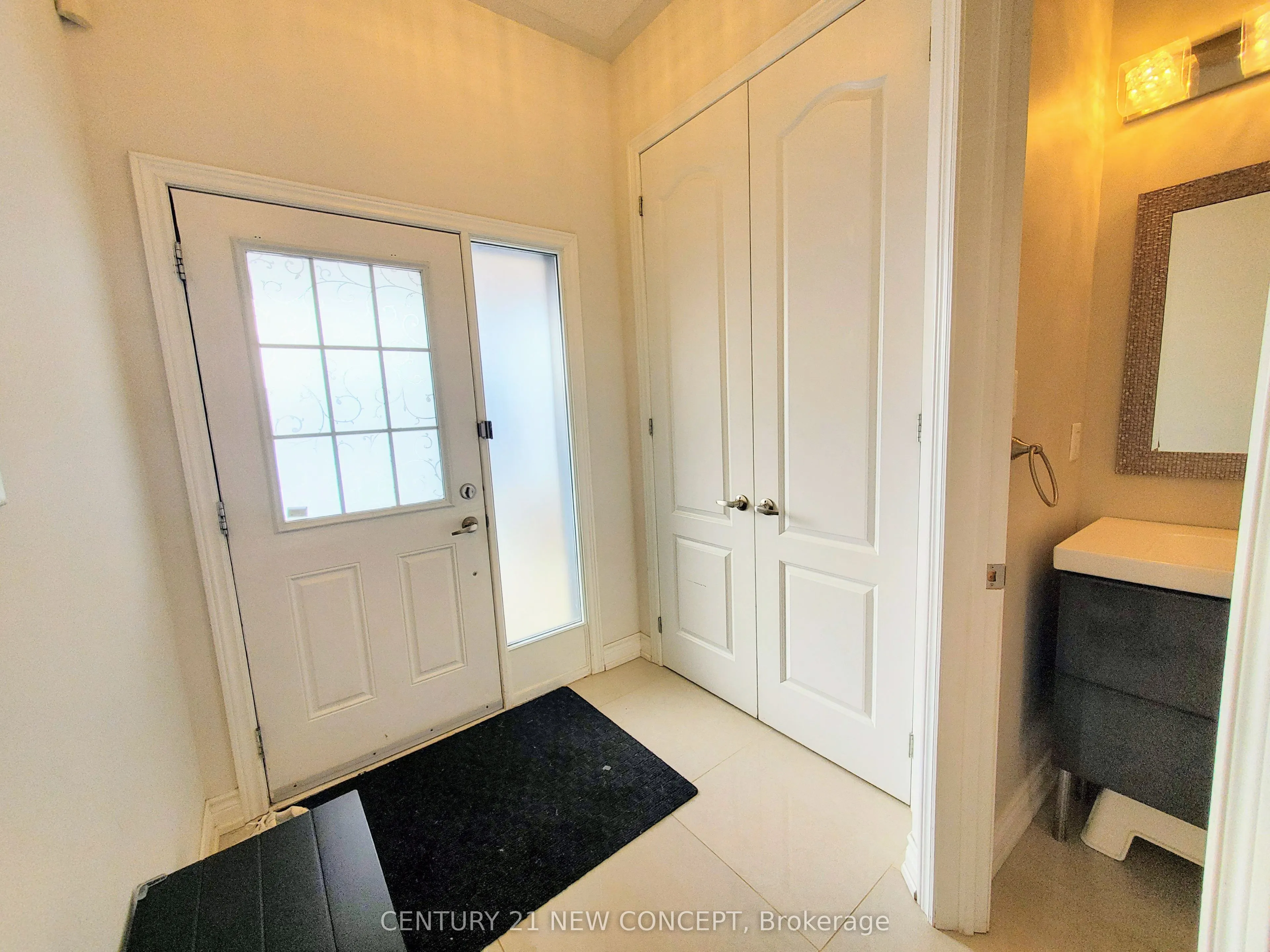 210 lauderdale Drive