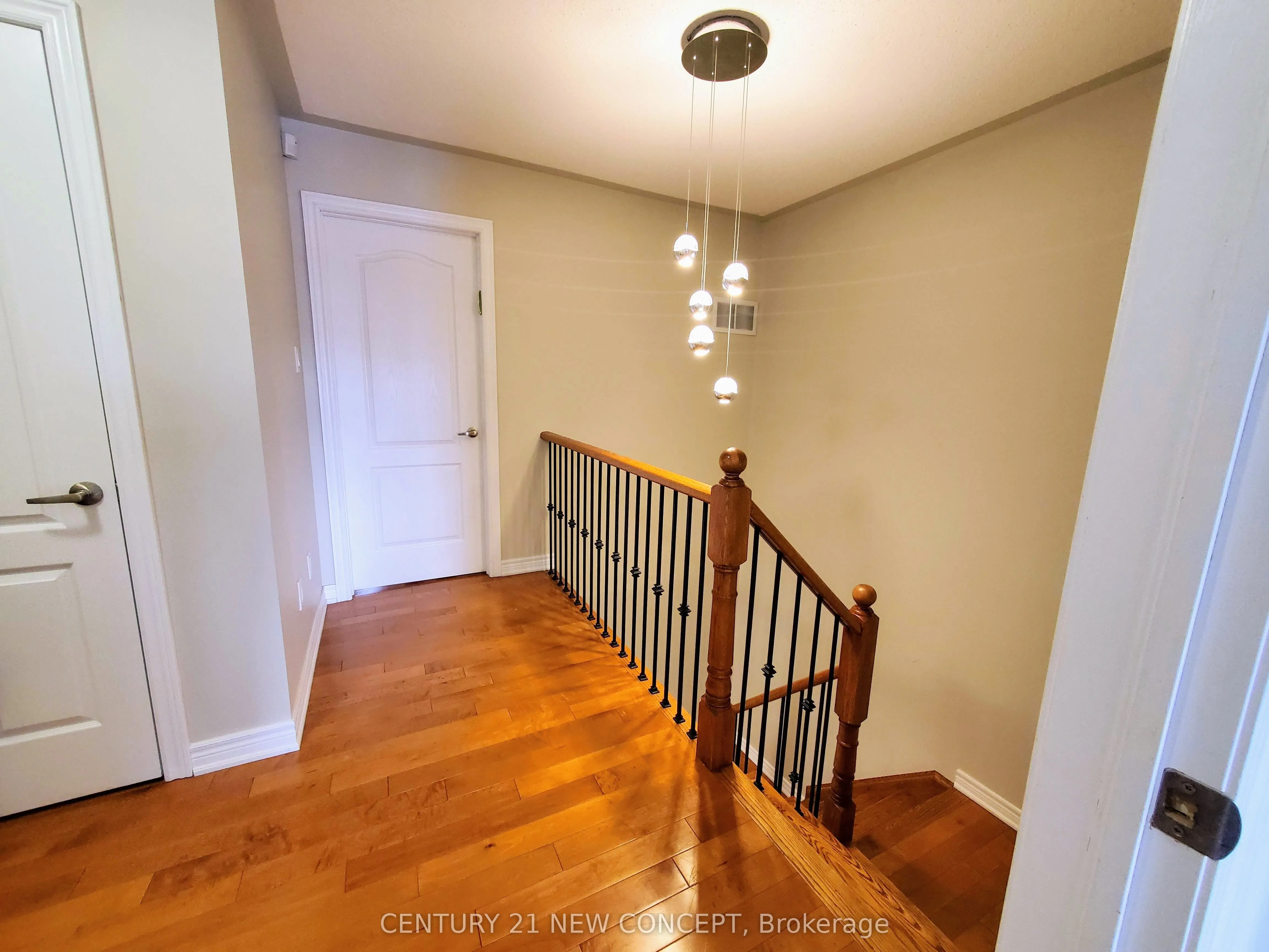 210 lauderdale Drive