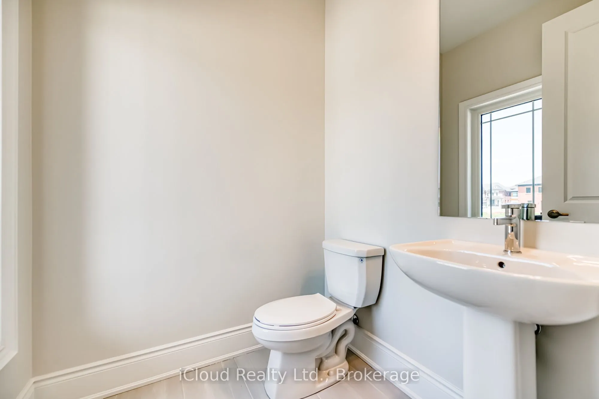 160 Winthrop Crescent