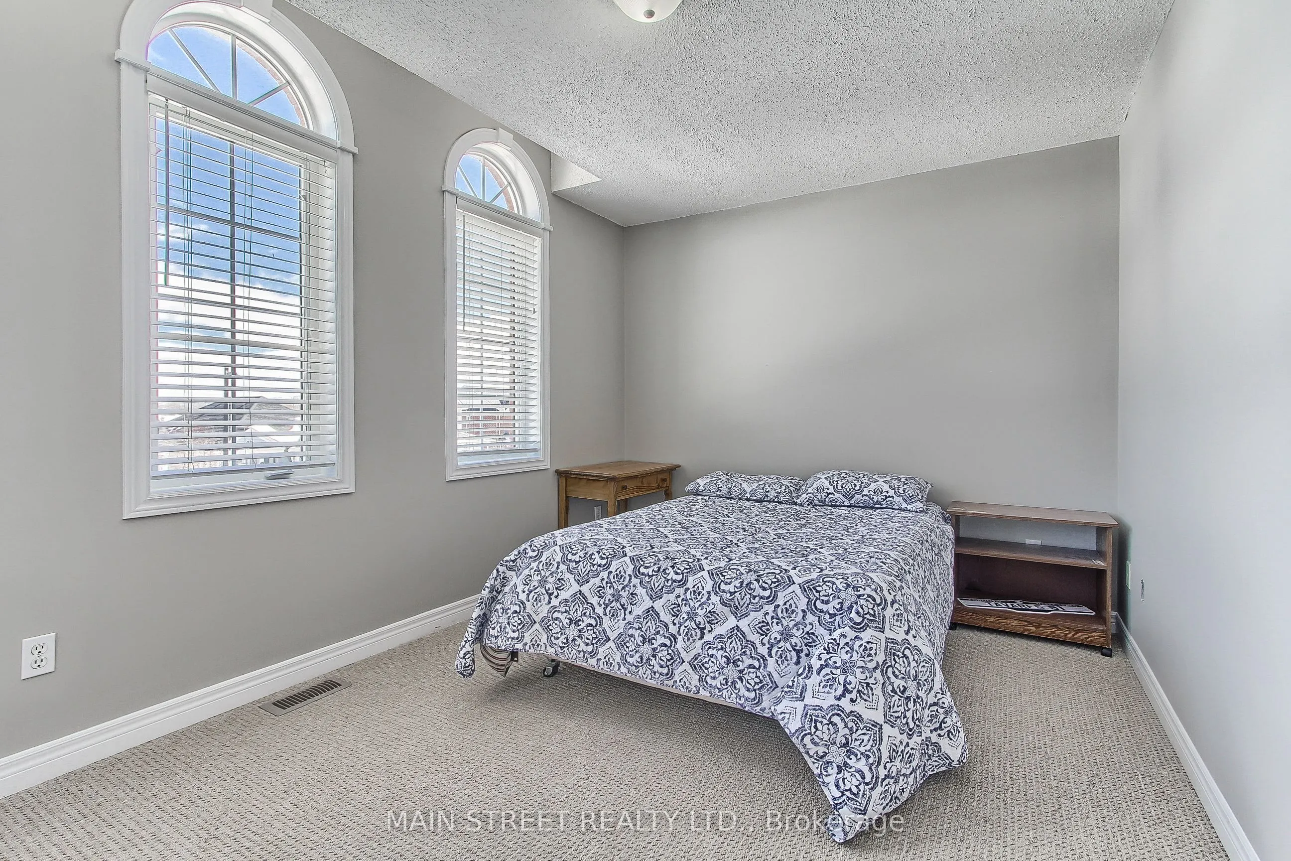 46 Silverstone Crescent