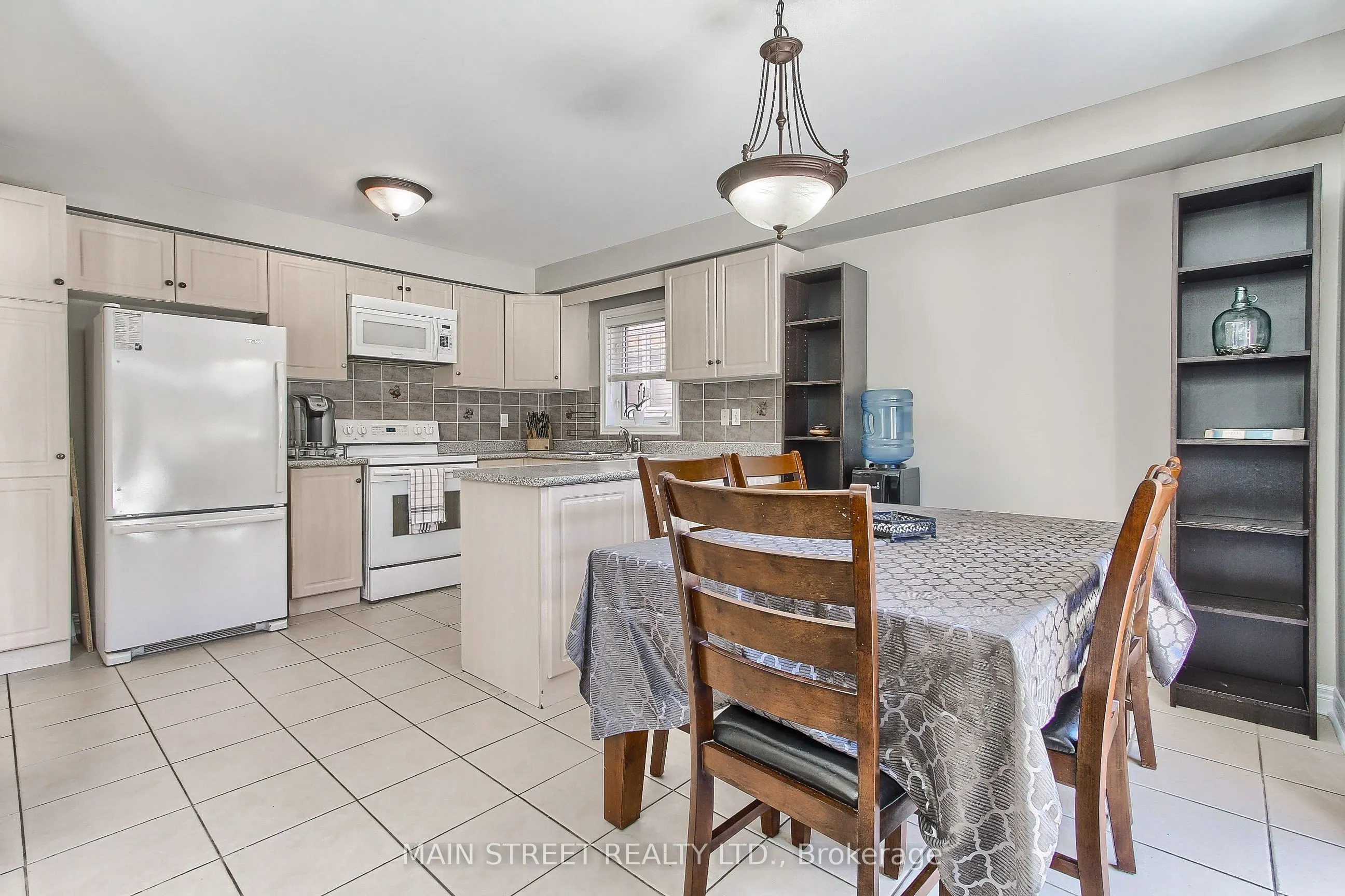 46 Silverstone Crescent