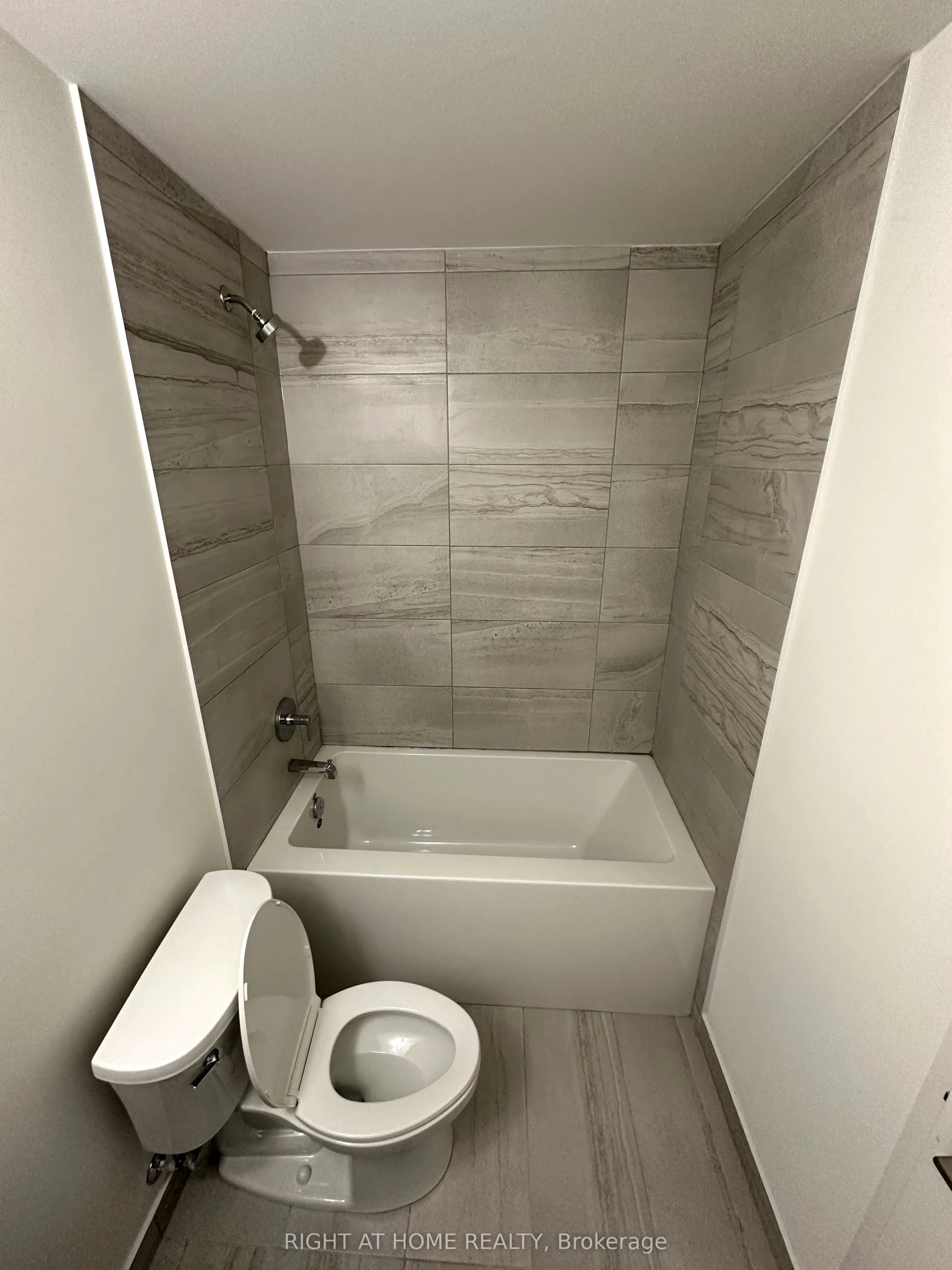 2 David Eyer Road, #528