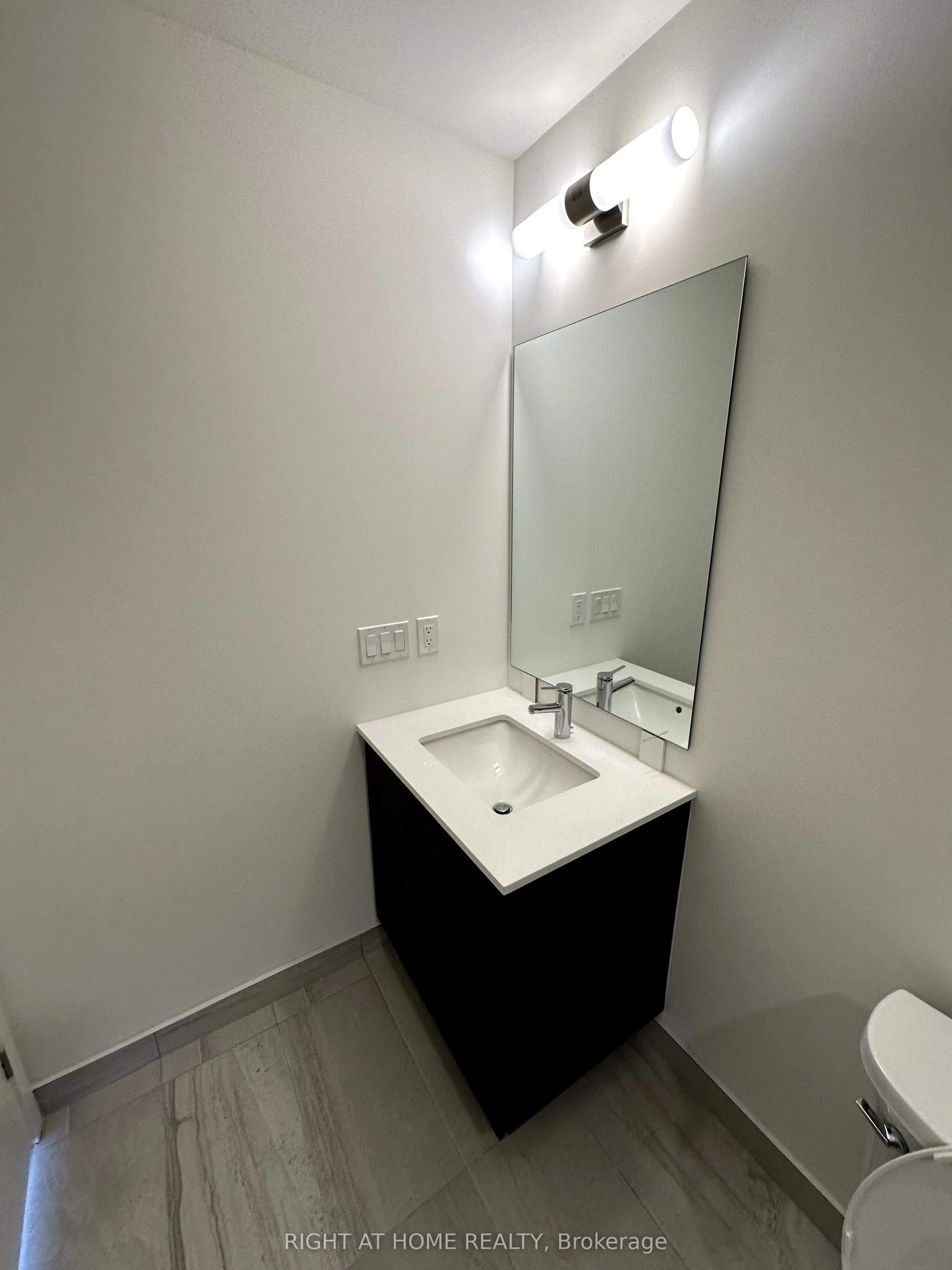2 David Eyer Road, #528