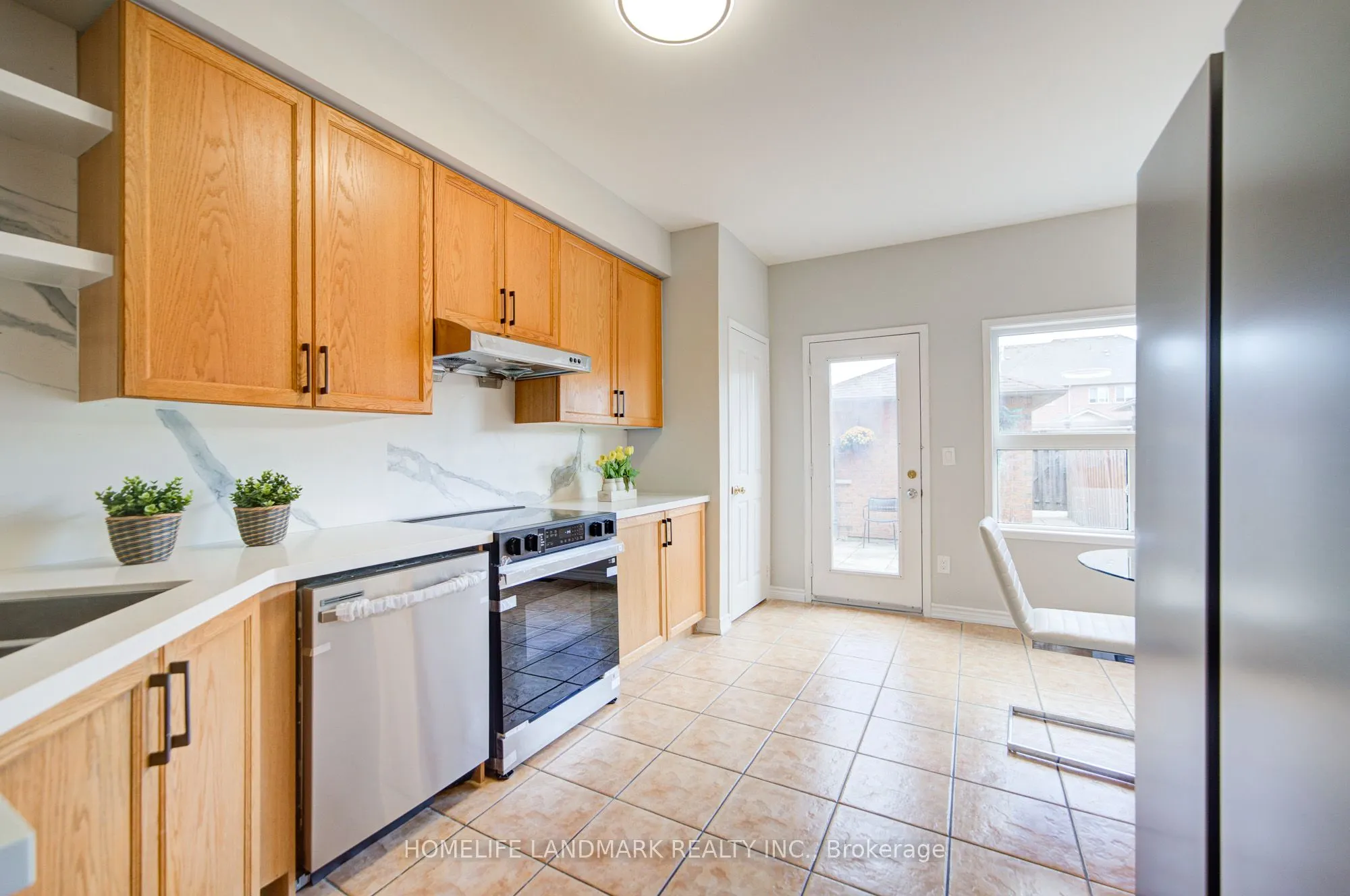 27 Bur Oak Avenue