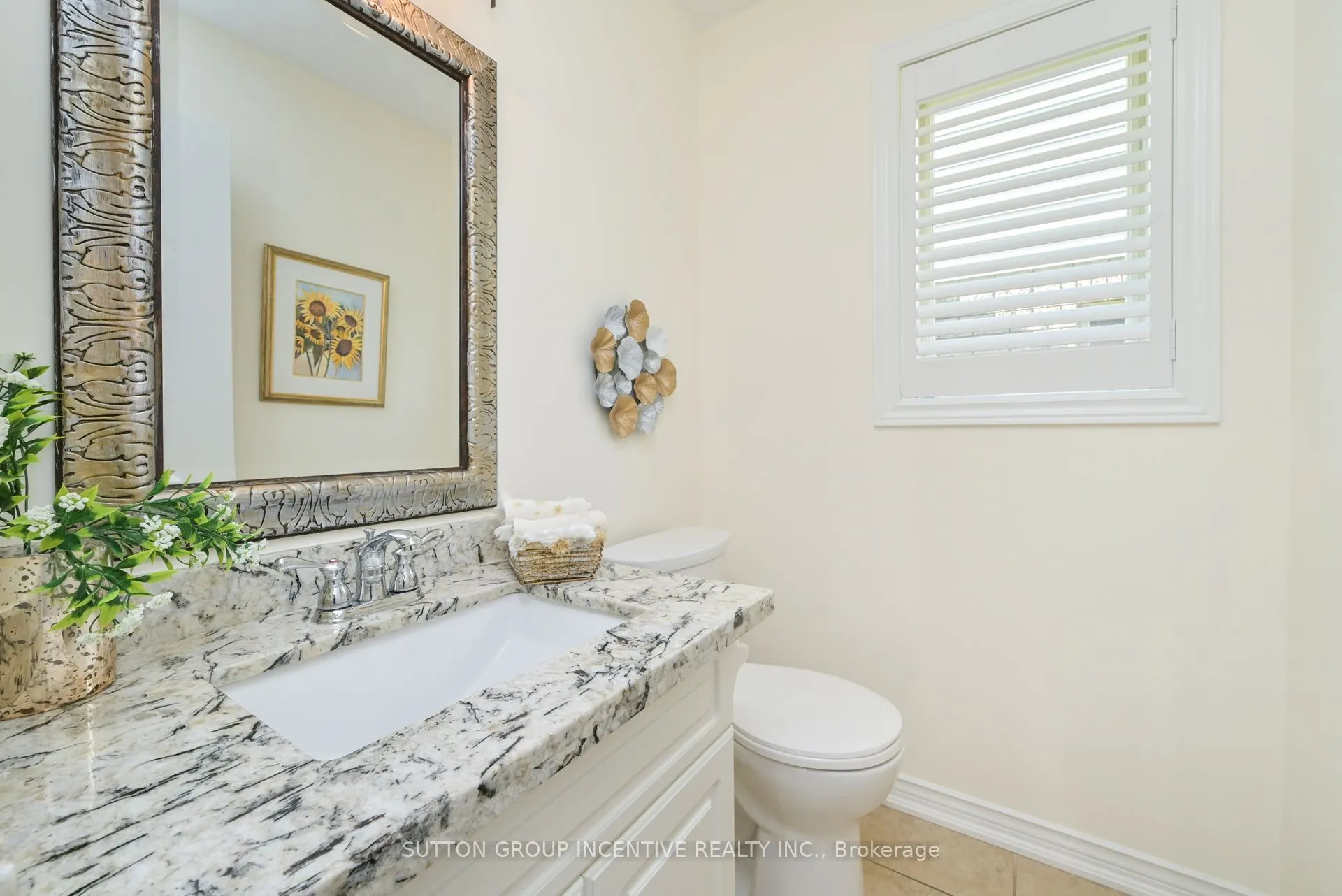 15 SUNSET Boulevard, #8