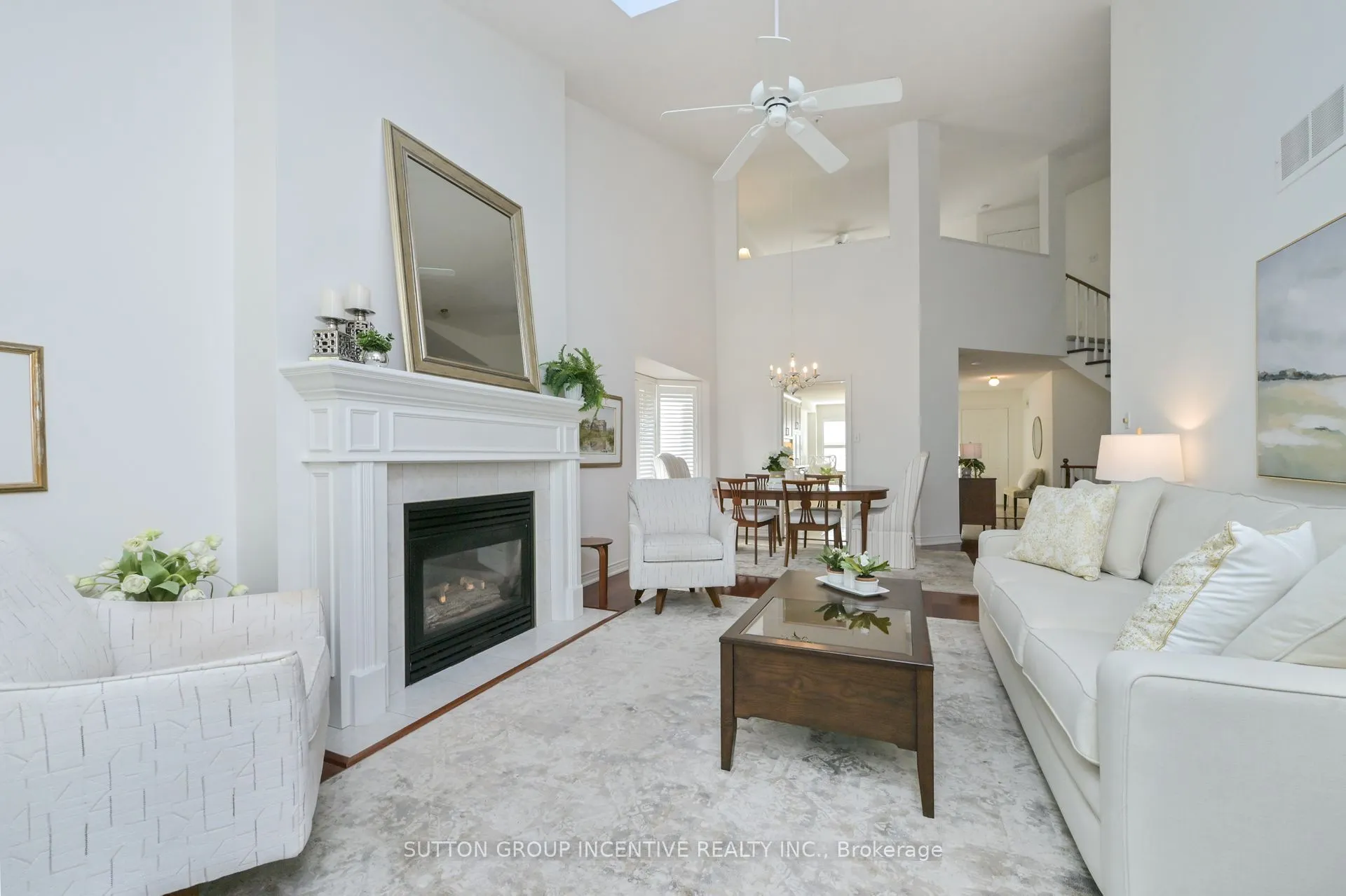 15 SUNSET Boulevard, #8